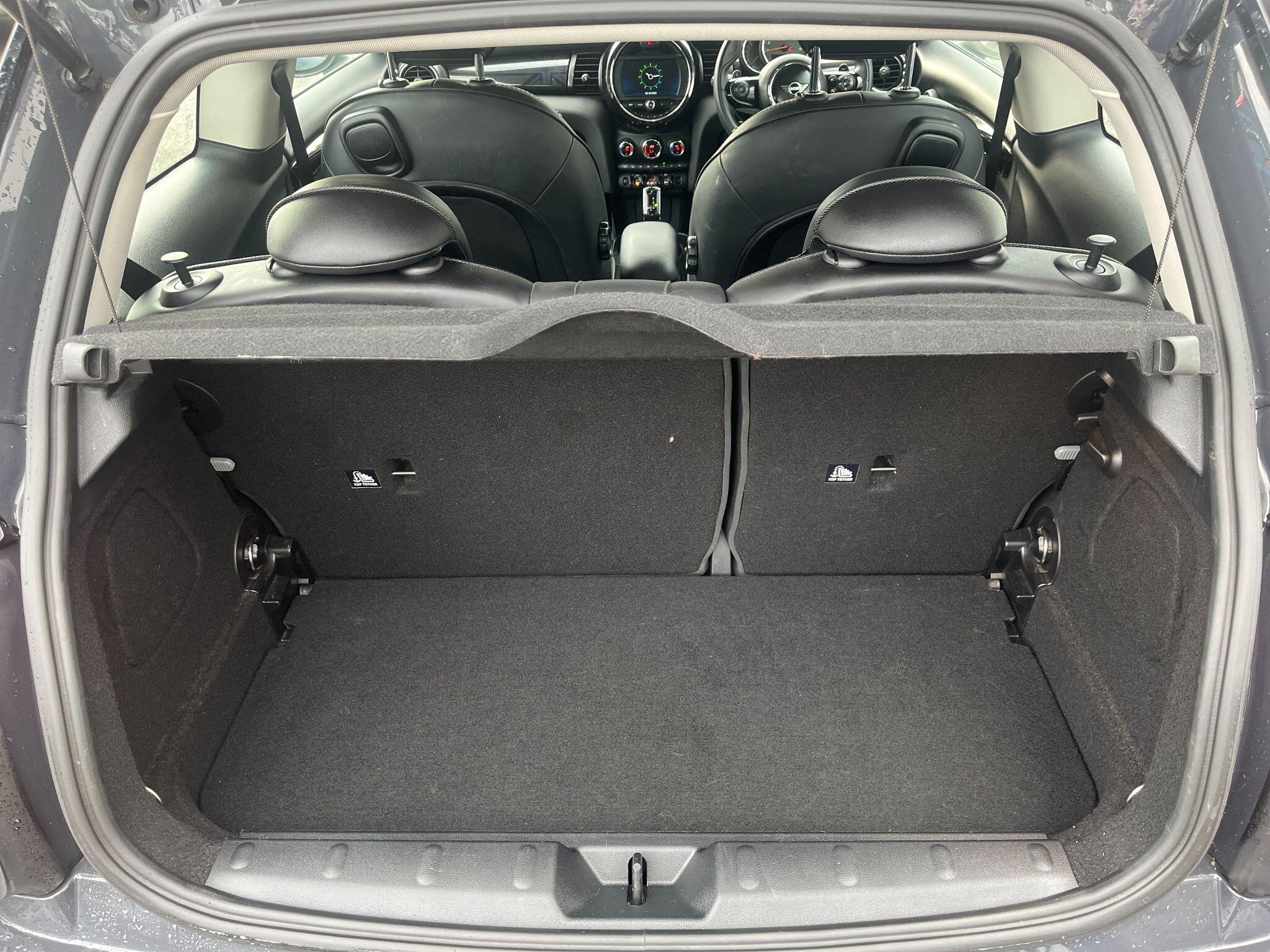 Mini Hatch view 18