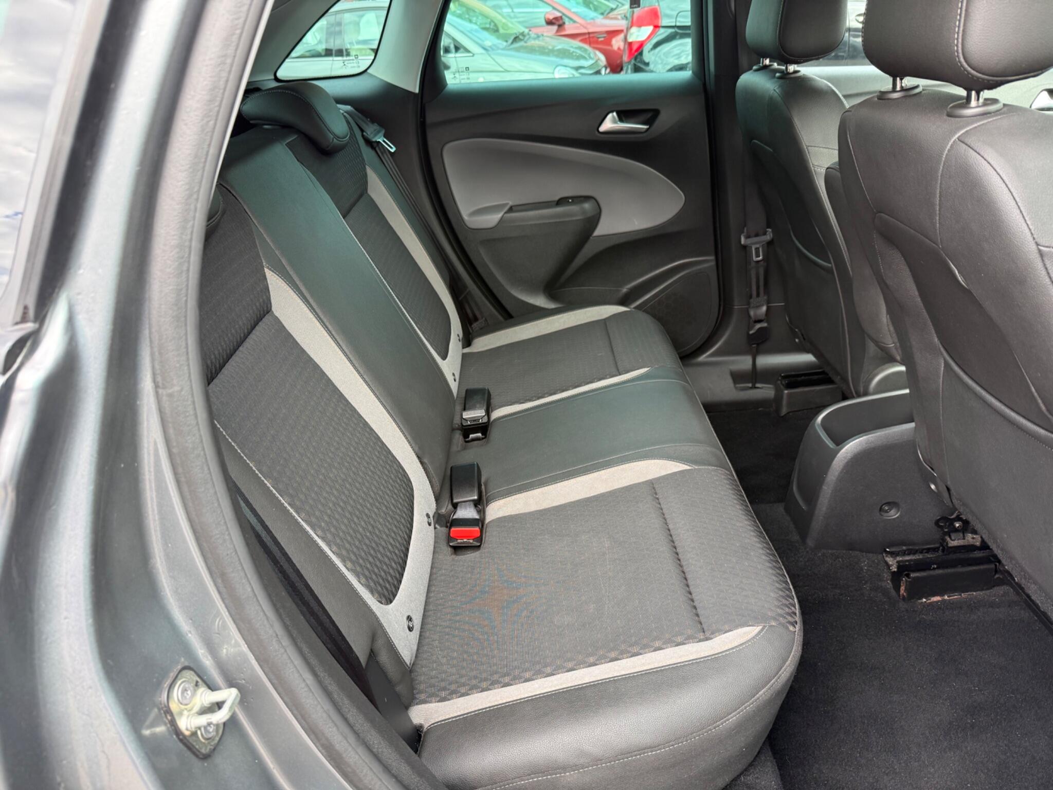 Vauxhall Crossland X view 27