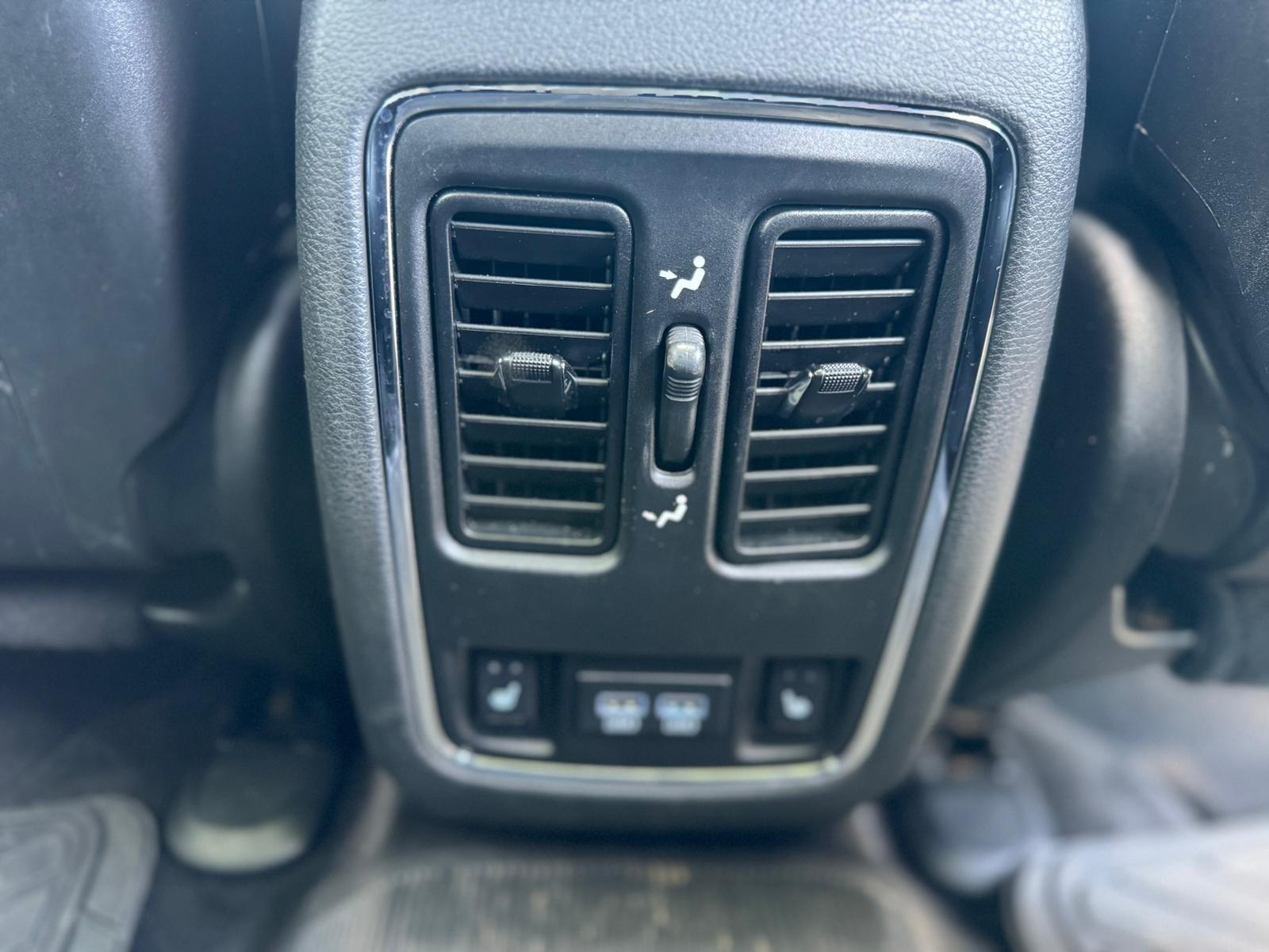 Jeep Grand Cherokee view 32