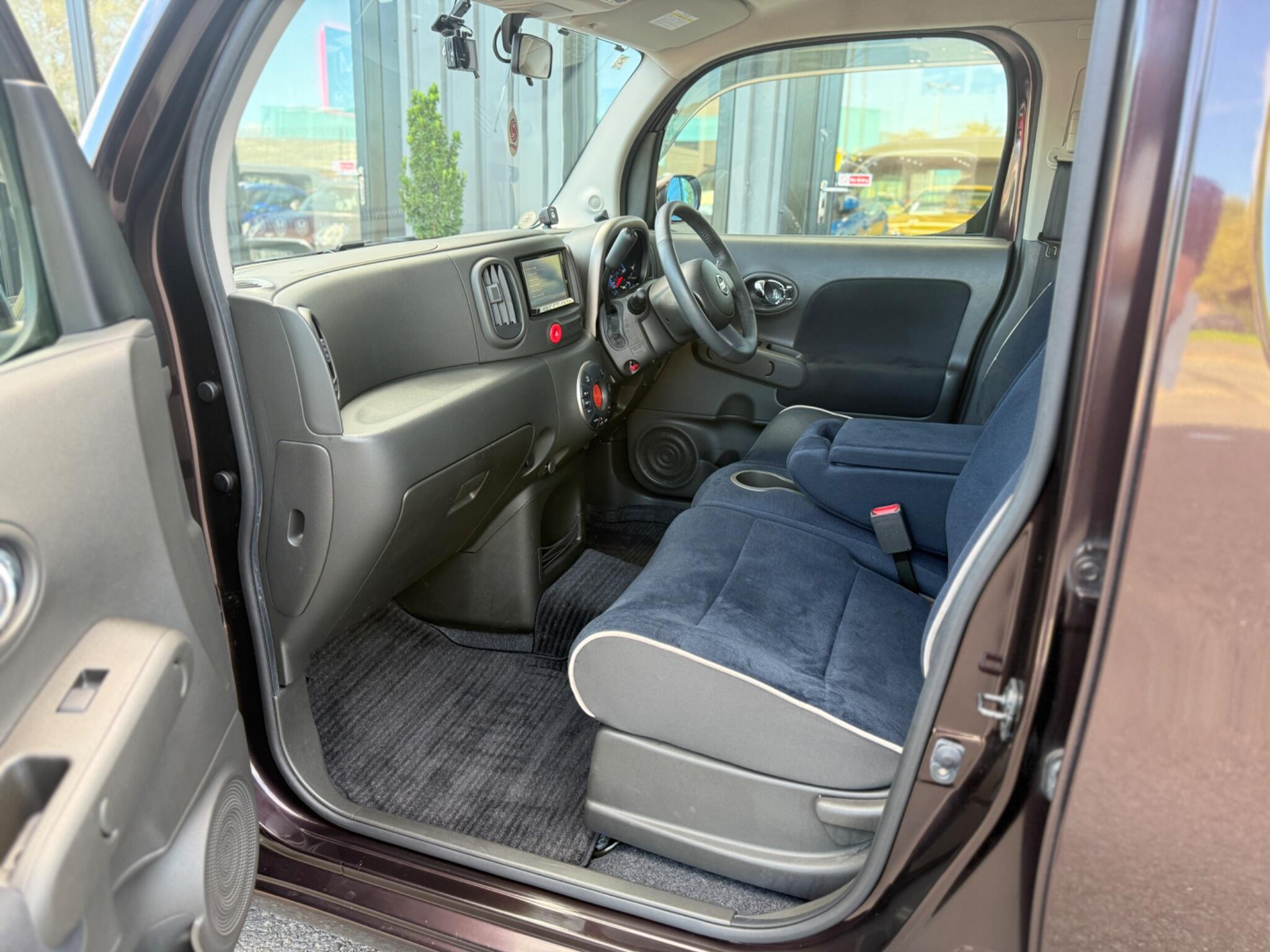 Nissan Cube view 4