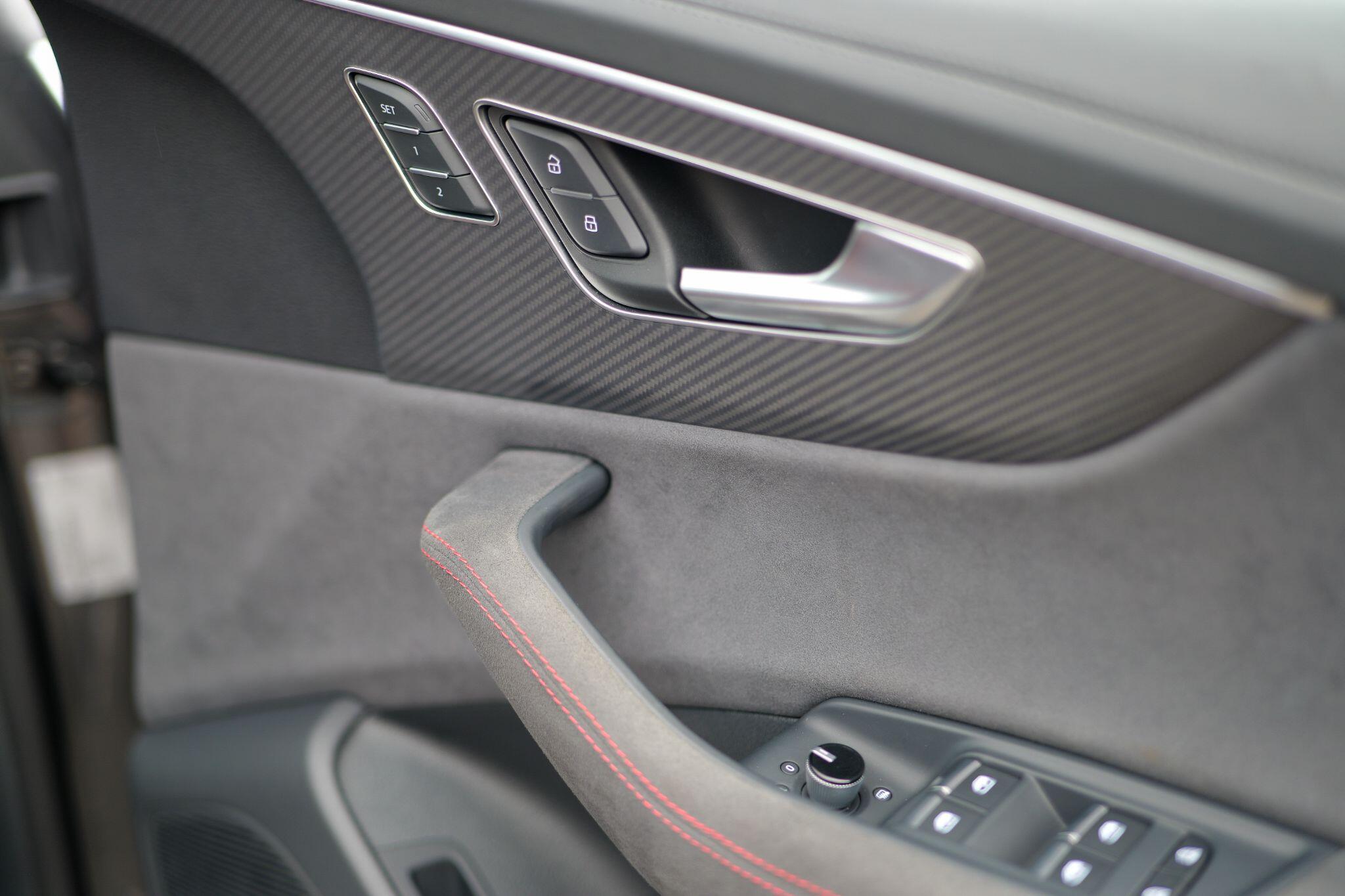 Audi RSQ8 view 32