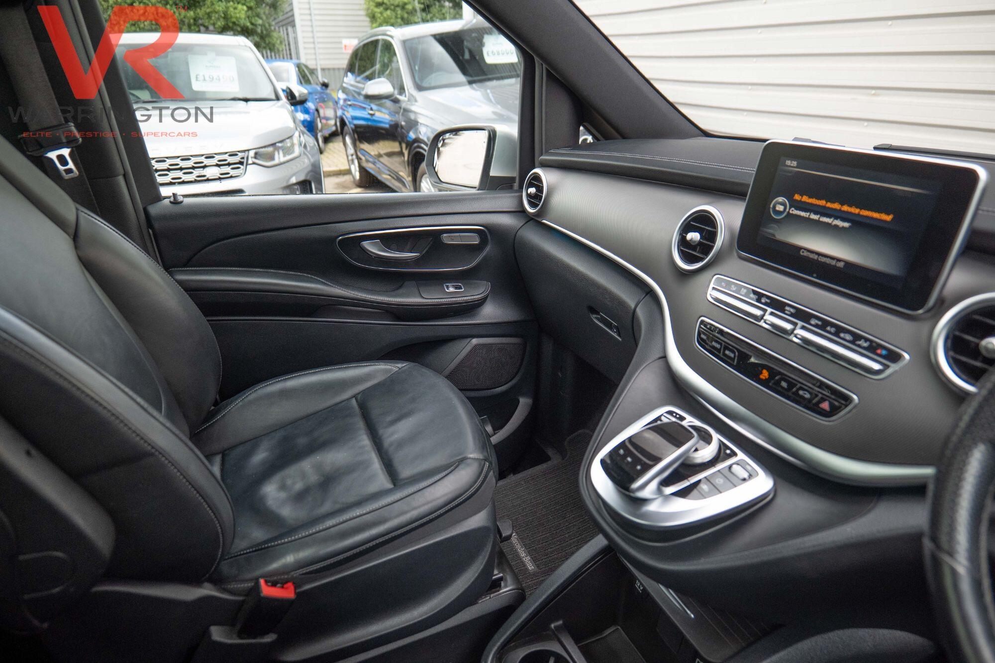 Mercedes-Benz V Class view 27
