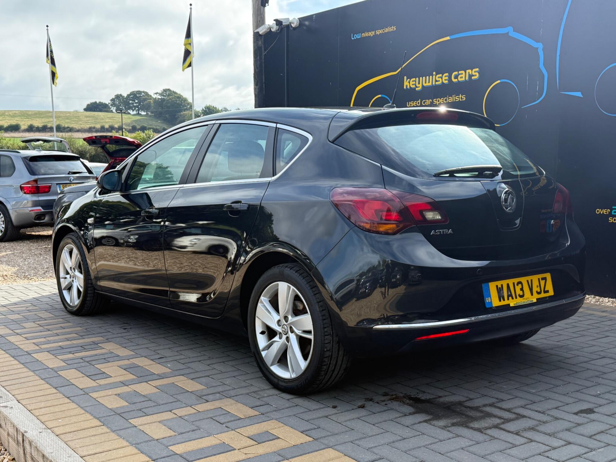 Vauxhall Astra view 3