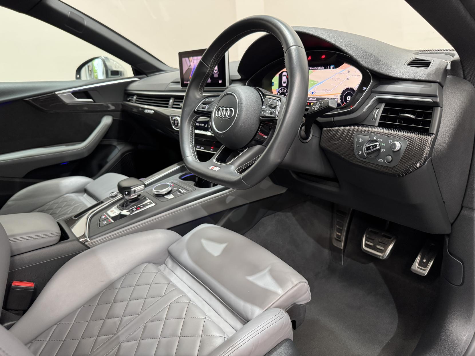 Audi S5 view 16