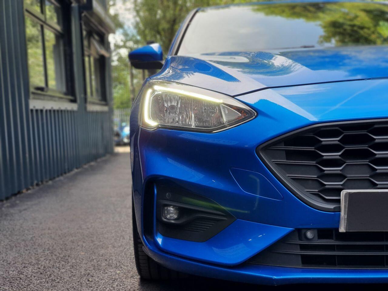 Ford Focus view 12