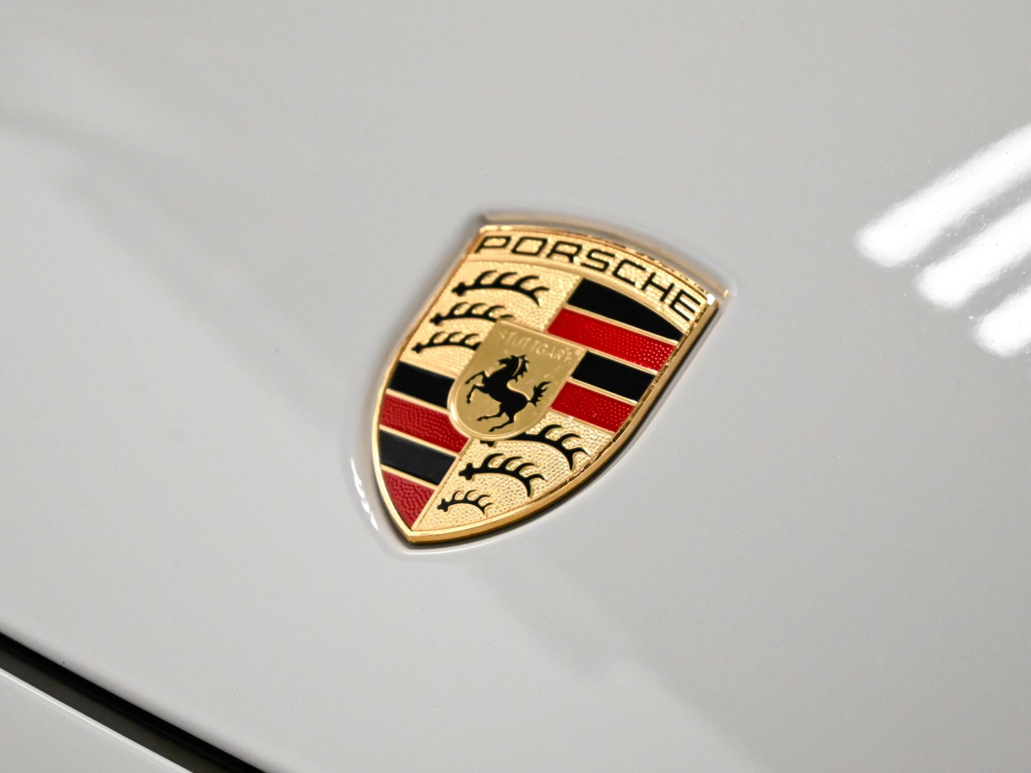 Porsche Cayenne view 27