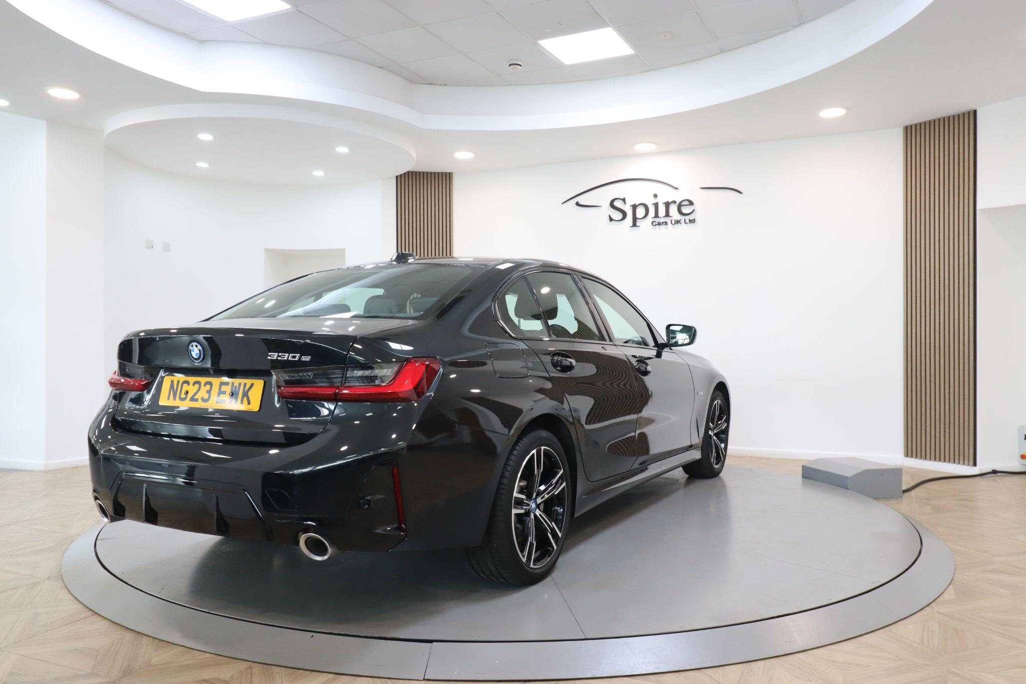 BMW 3 Series view 6