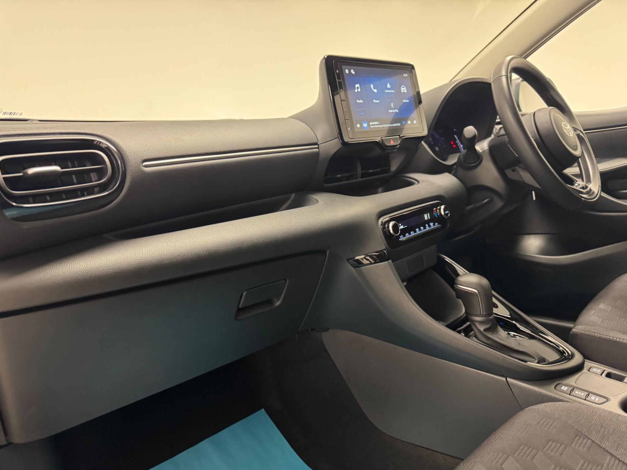 Toyota Yaris view 7