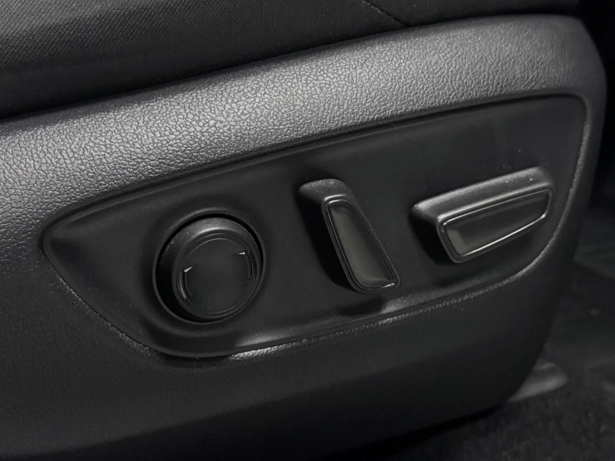 Toyota RAV4 view 27