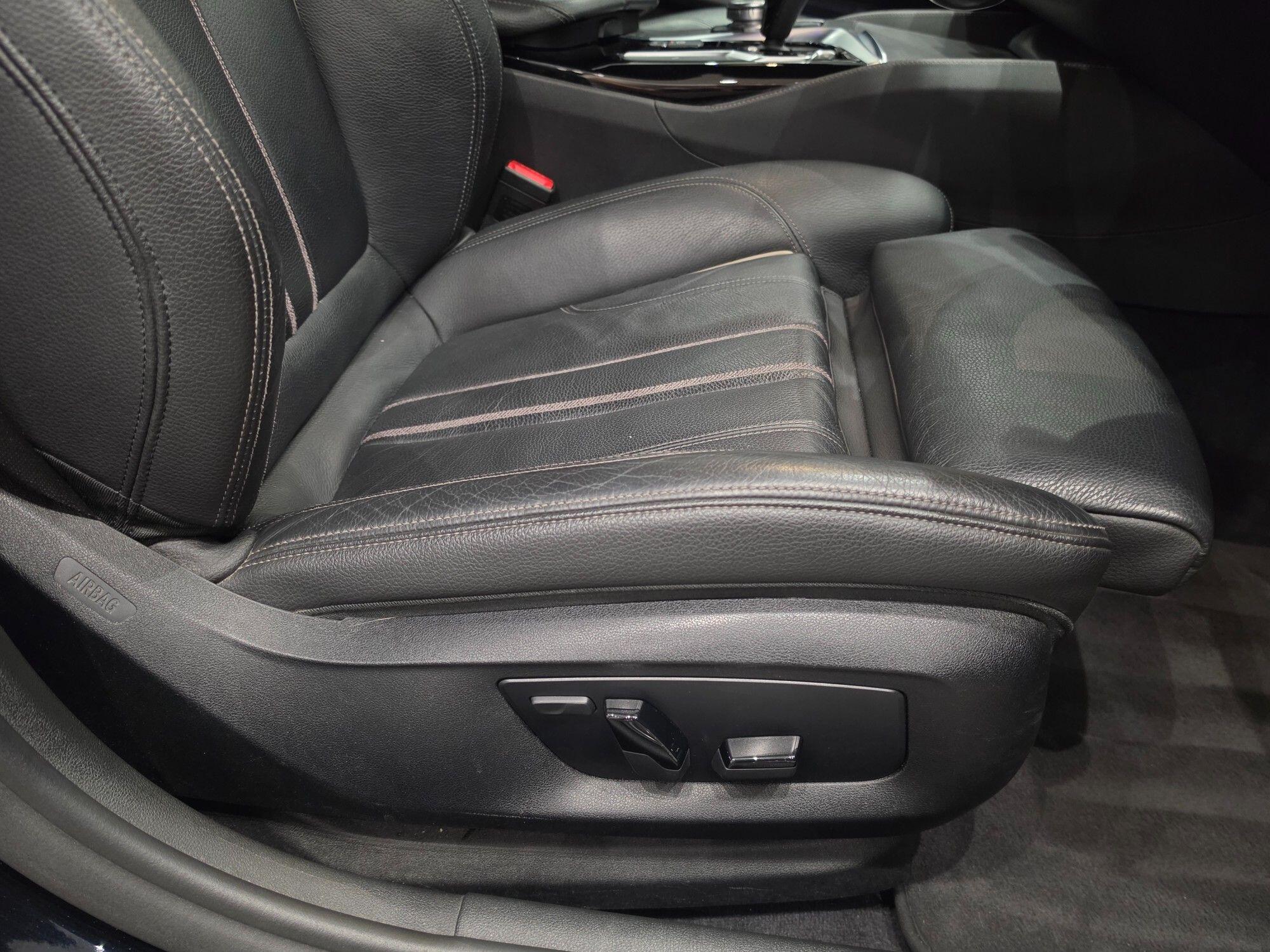 BMW 5 Series view 19