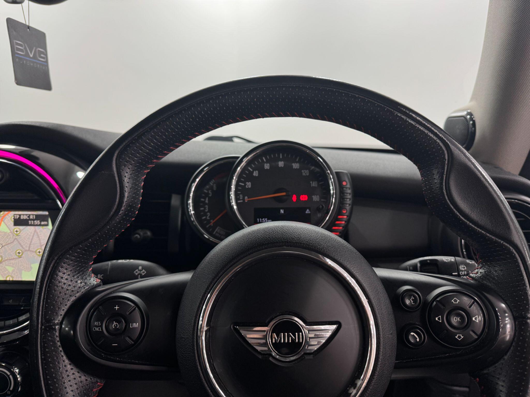 Mini Hatch view 25