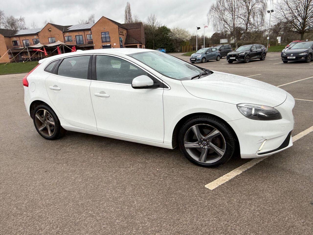 Volvo V40 view 7