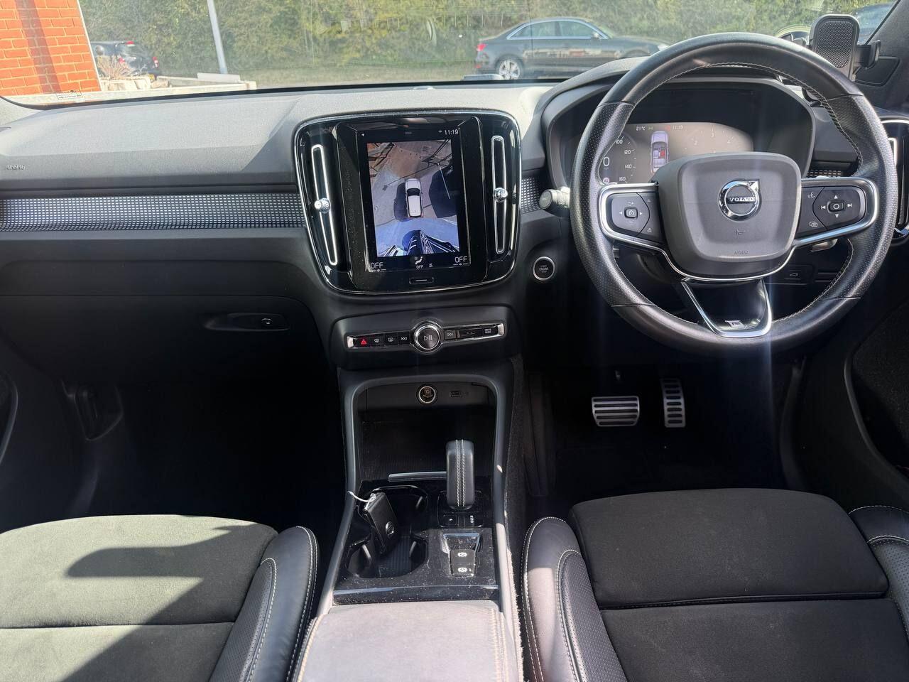 Volvo XC40 view 27