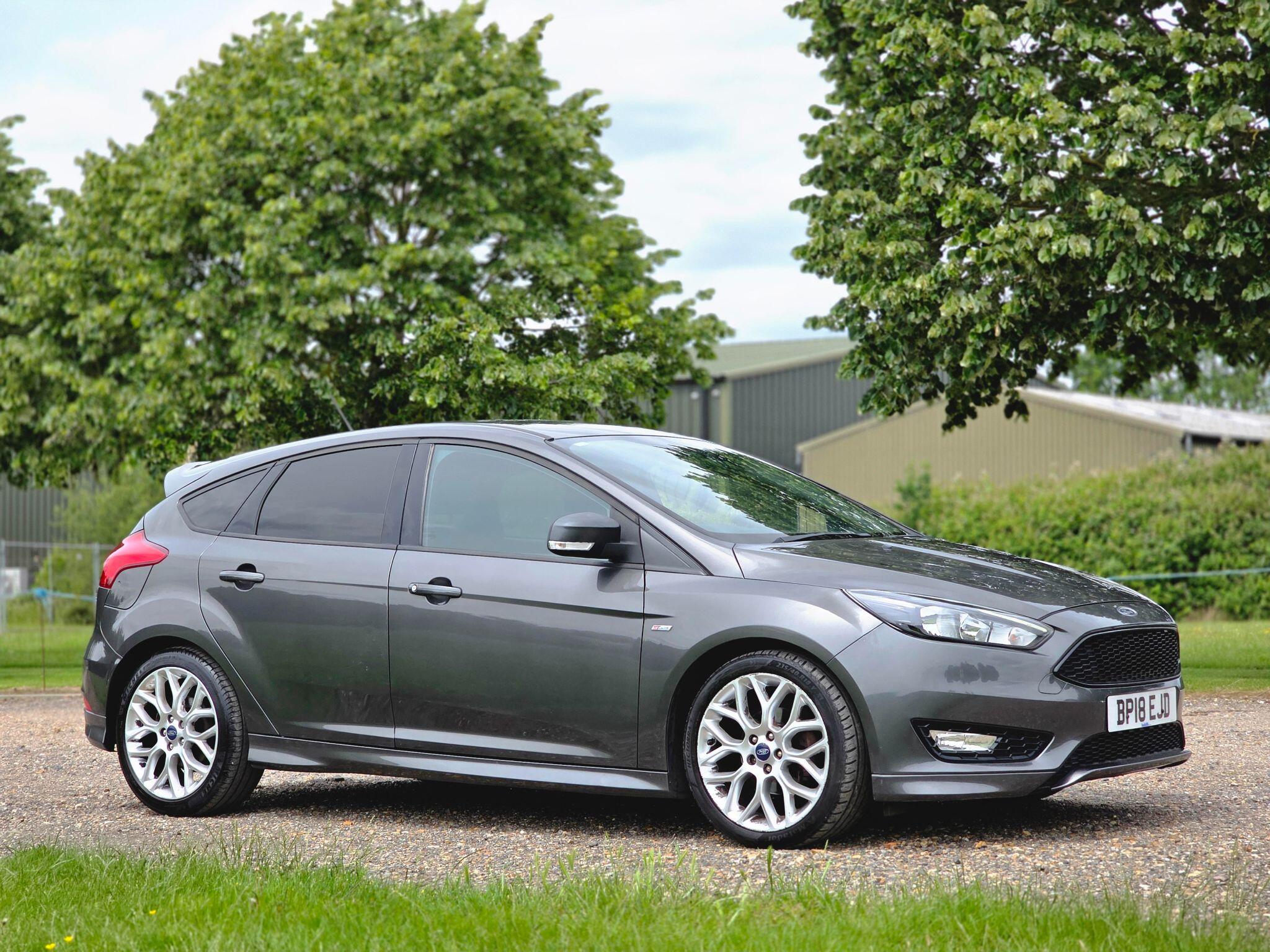 Ford Focus view 2