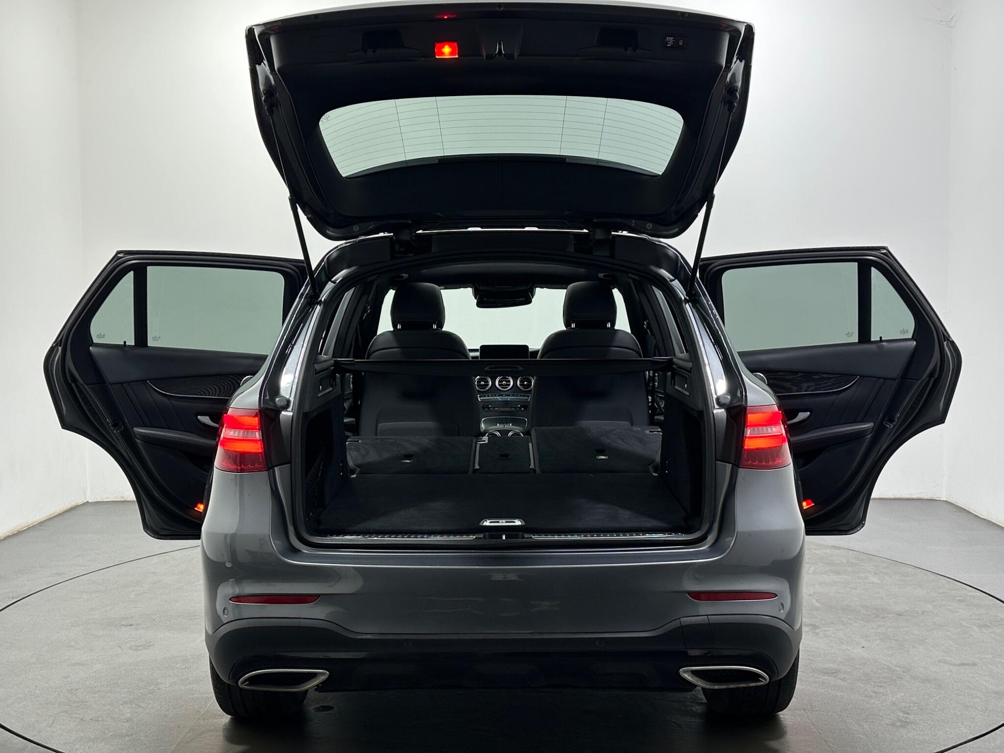 Mercedes-Benz GLC view 44