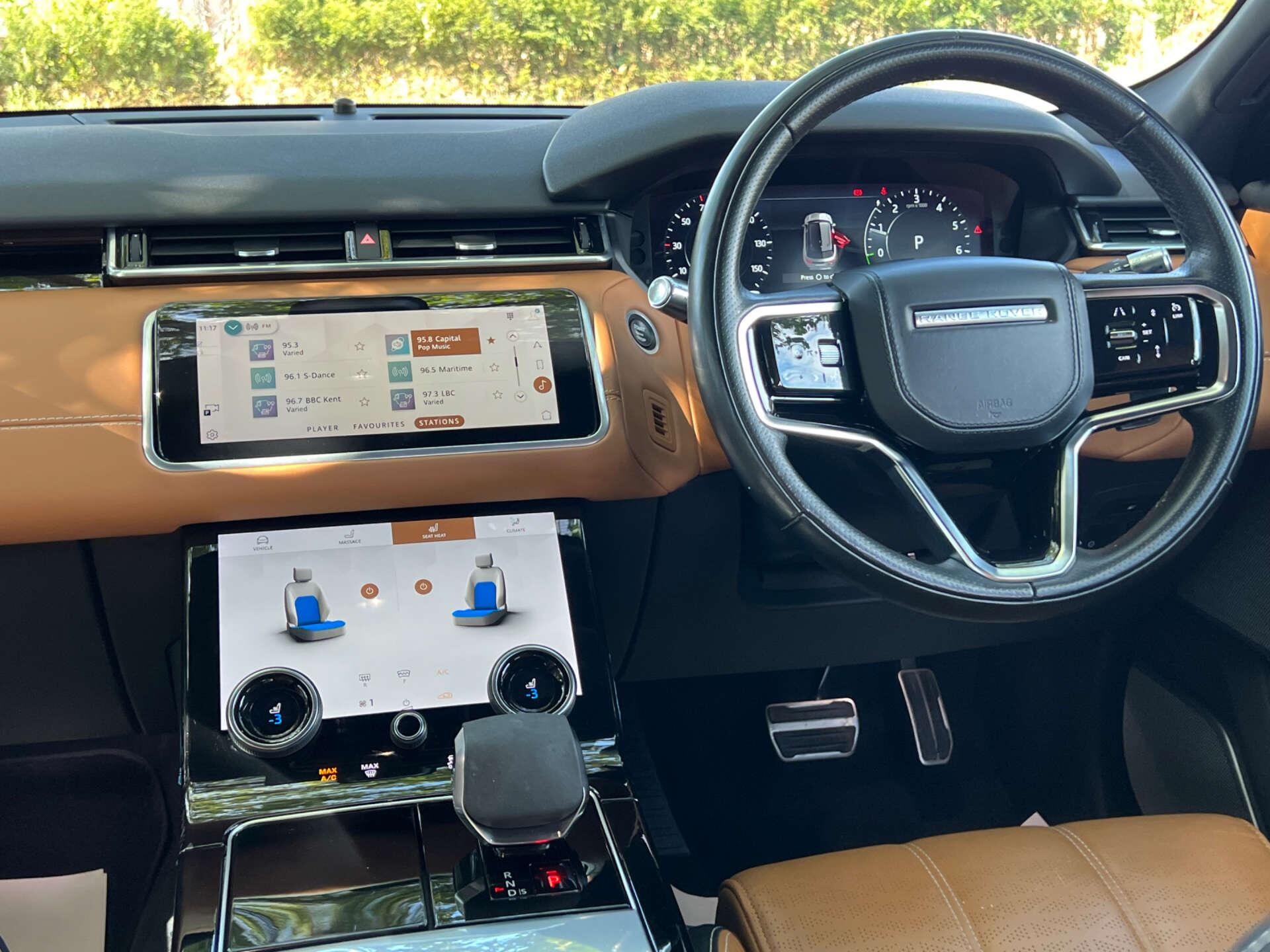 Land Rover Range Rover Velar view 4