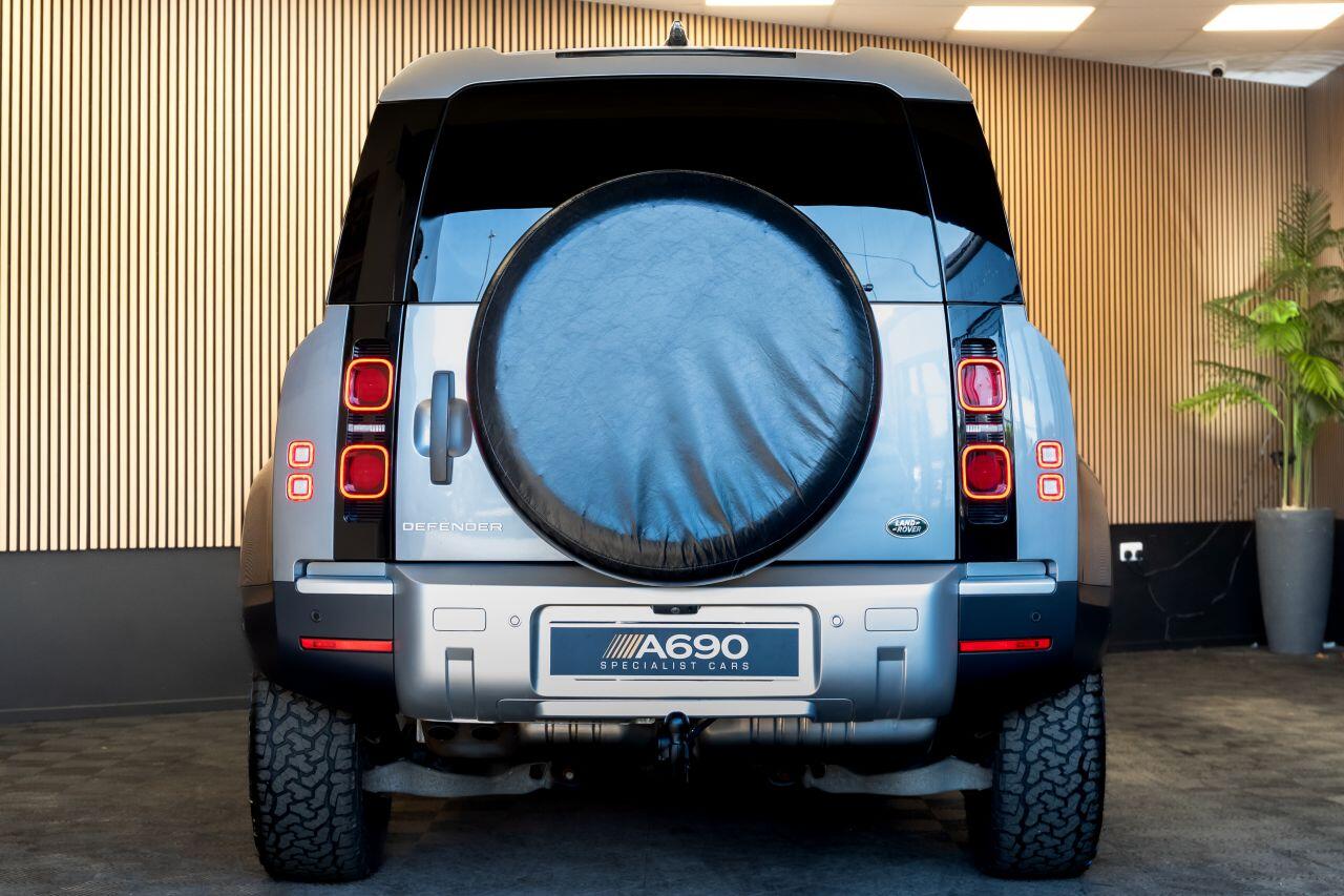 Land Rover Defender 110 view 6