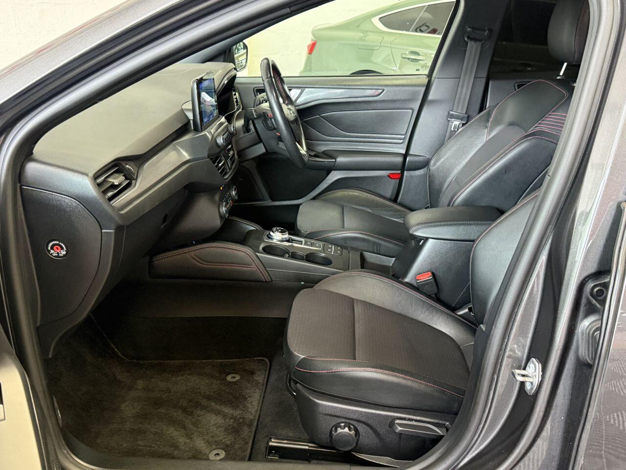 Ford Focus view 54