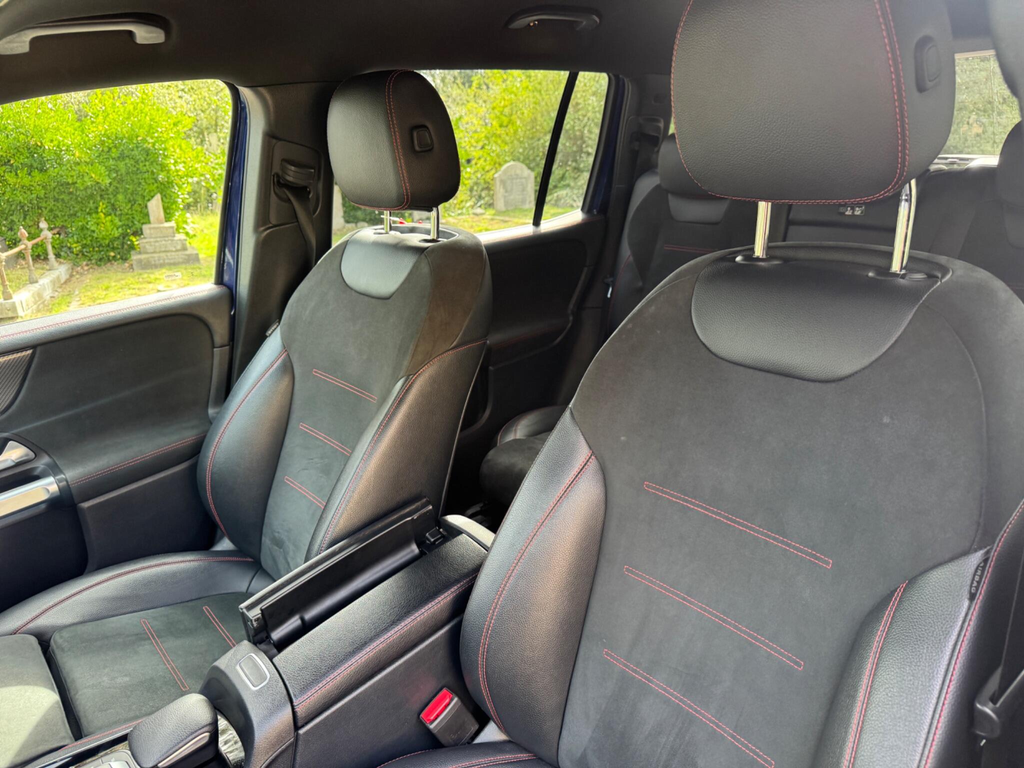 Mercedes-Benz GLB view 78