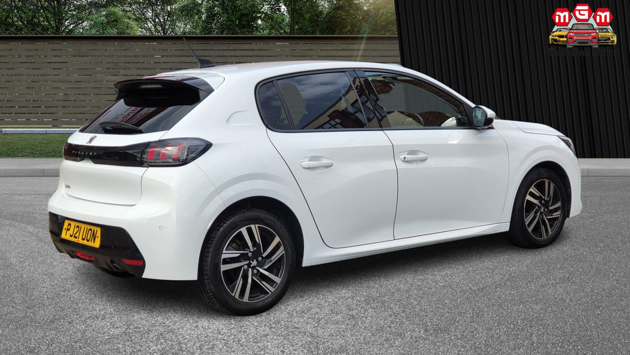 Peugeot 208 view 10