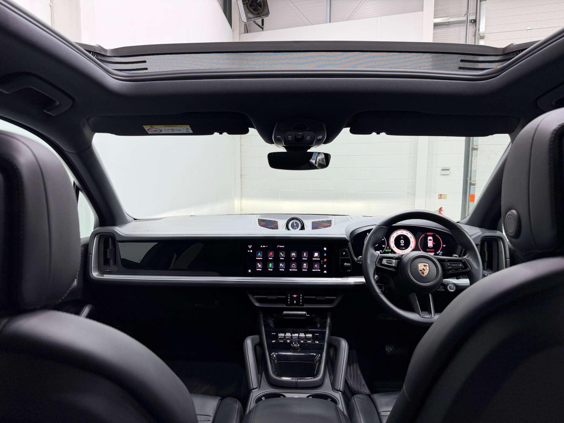 Porsche Cayenne view 18
