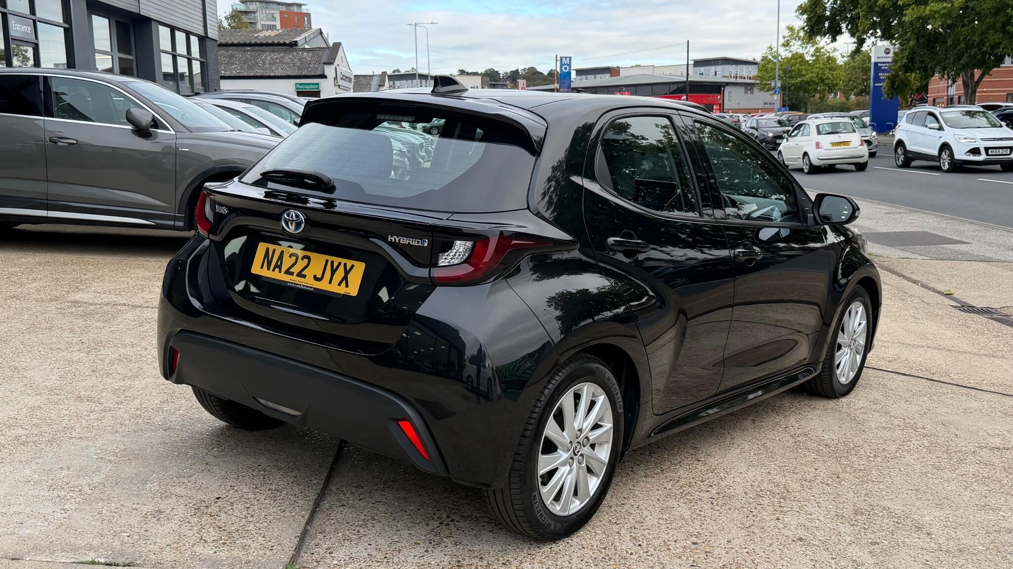 Toyota Yaris view 6