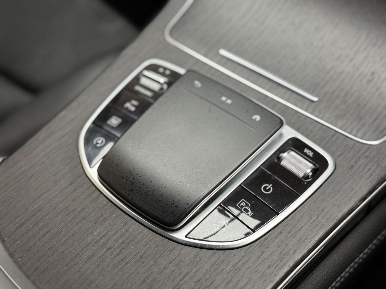 Mercedes-Benz GLC view 28
