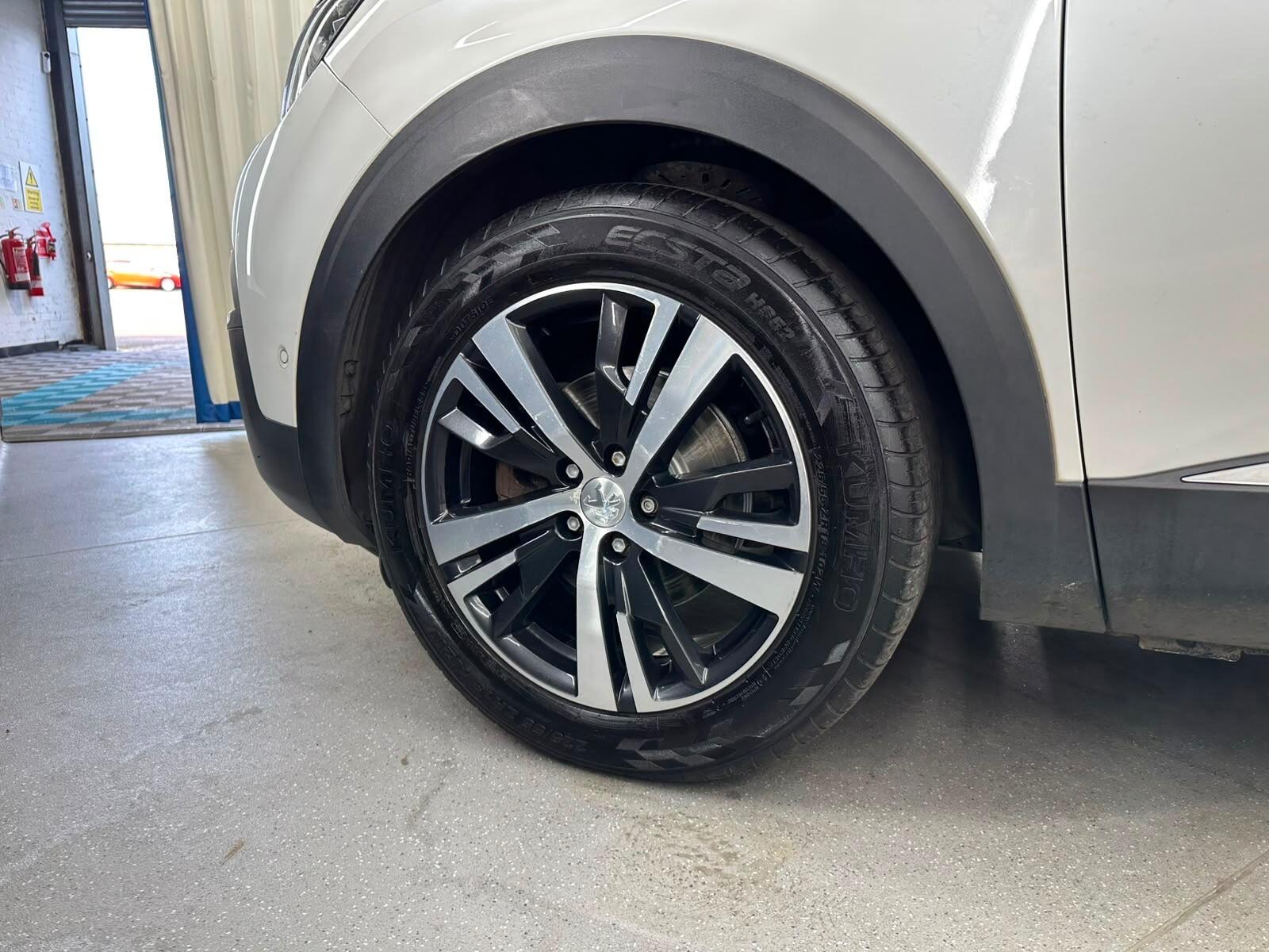 Peugeot 3008 view 13