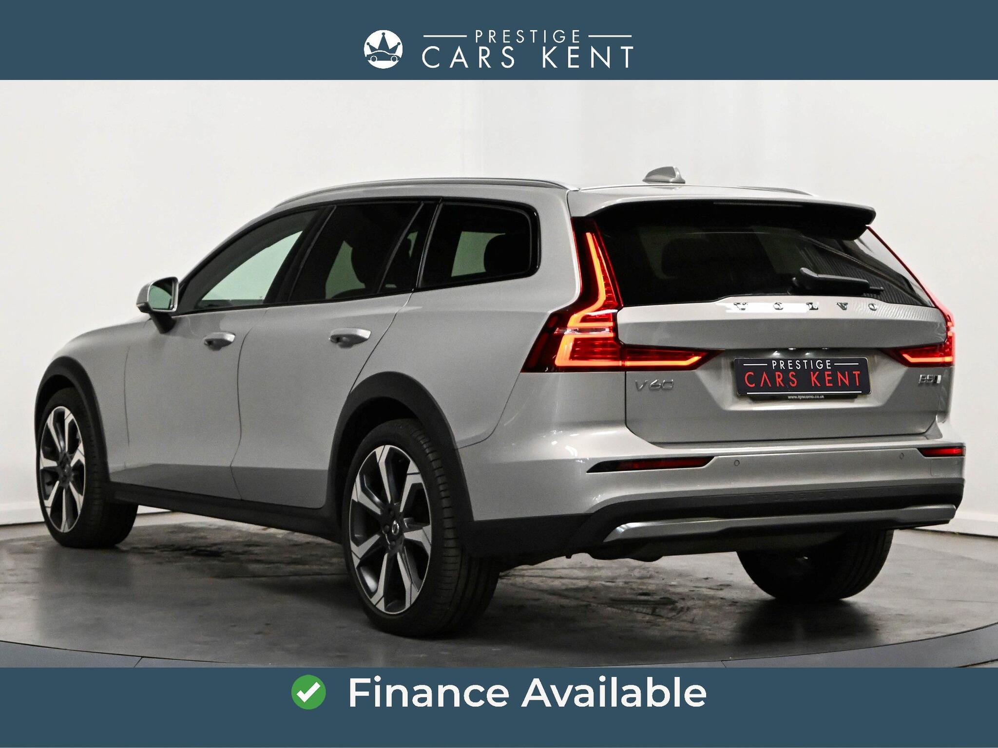 Volvo V60 Cross Country view 3