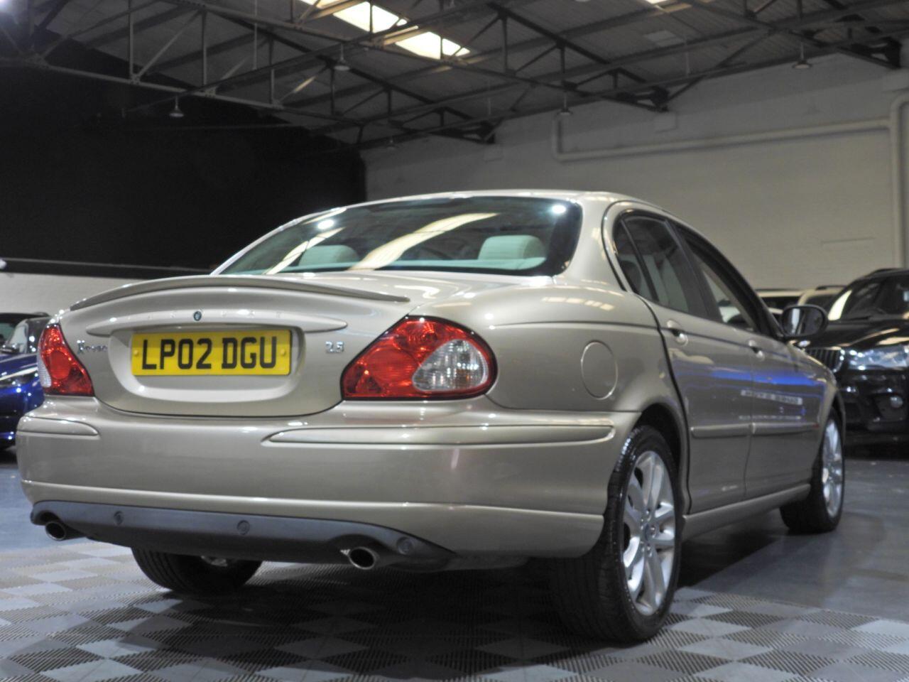 Jaguar X-Type view 6