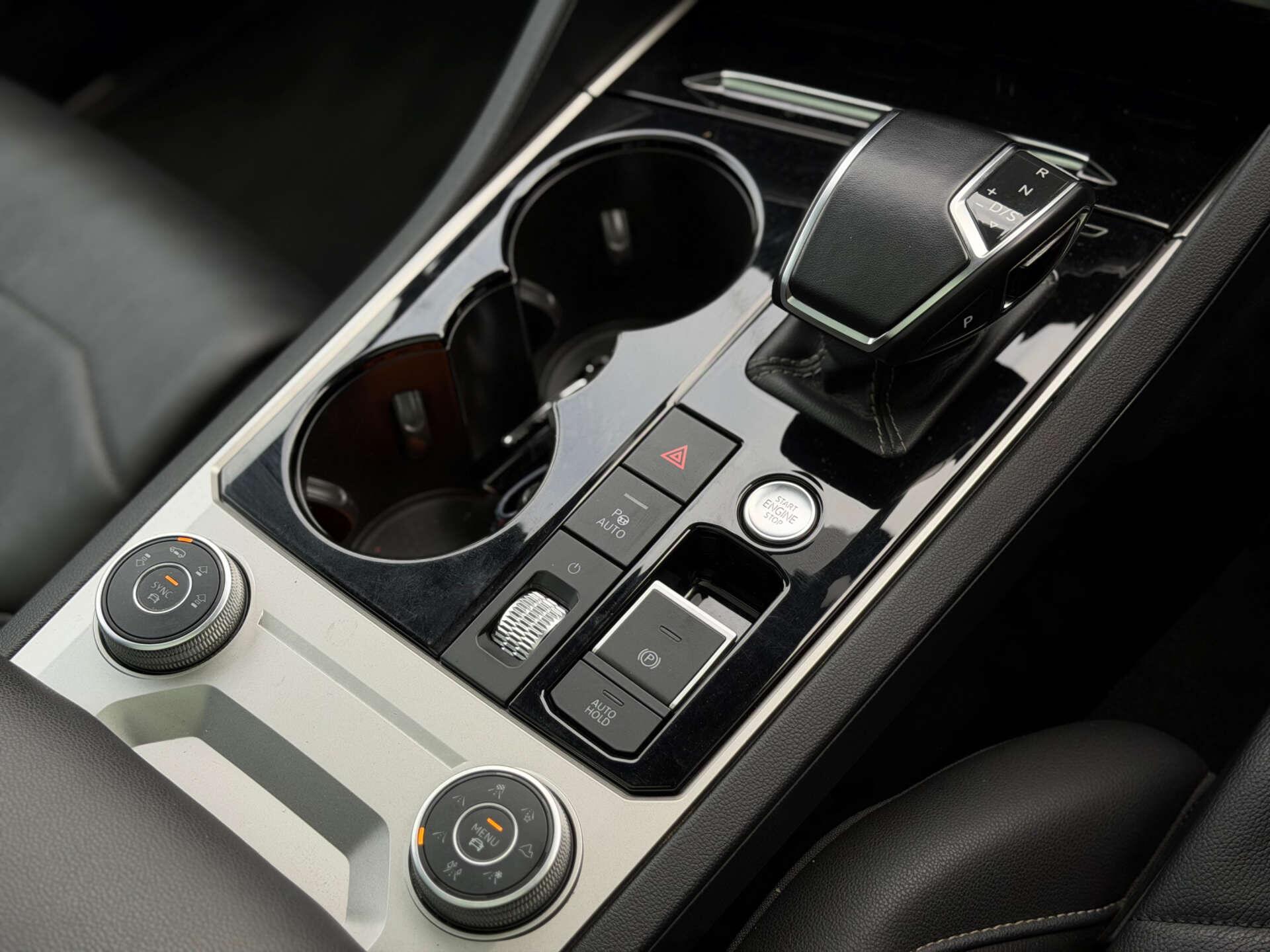 Volkswagen Touareg view 22