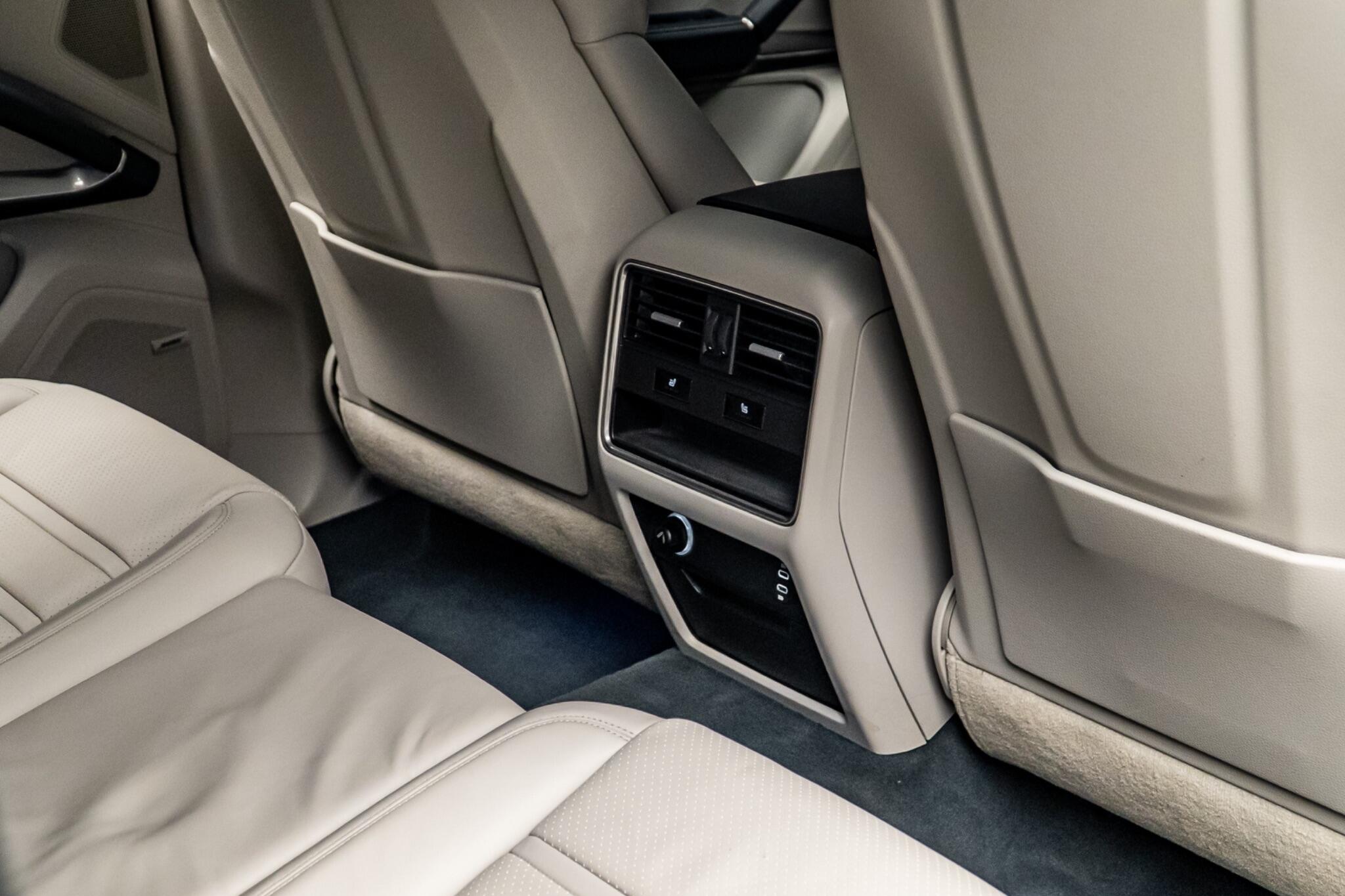 Porsche Cayenne view 45