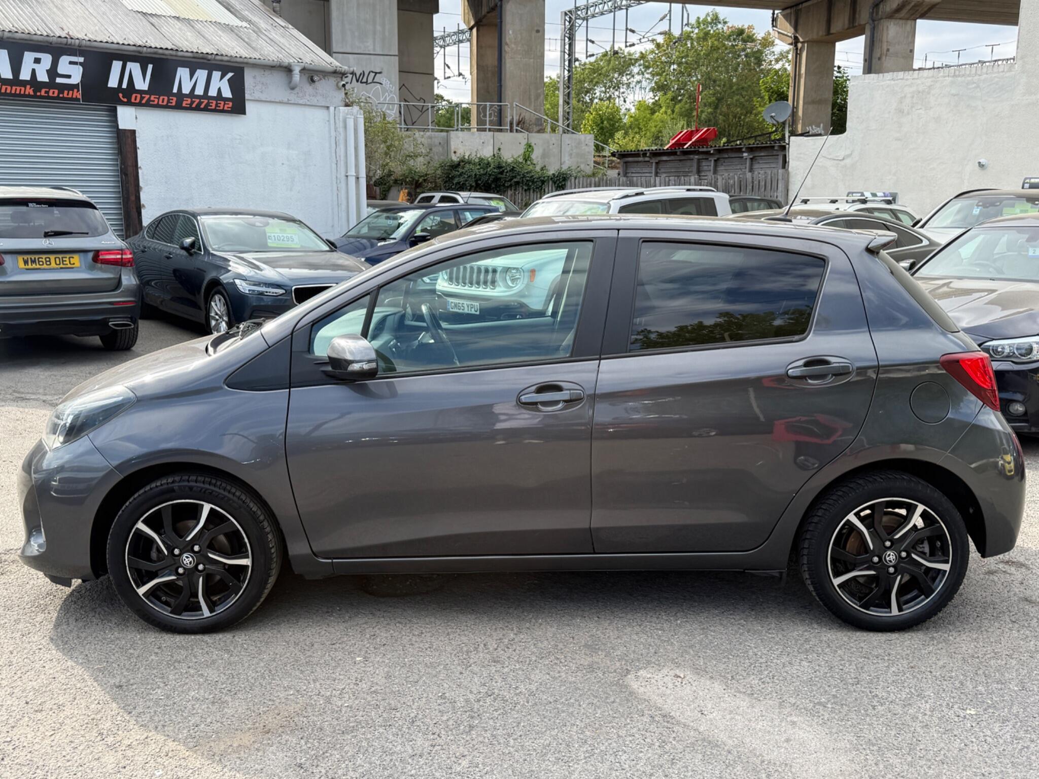 Toyota Yaris - Image 10