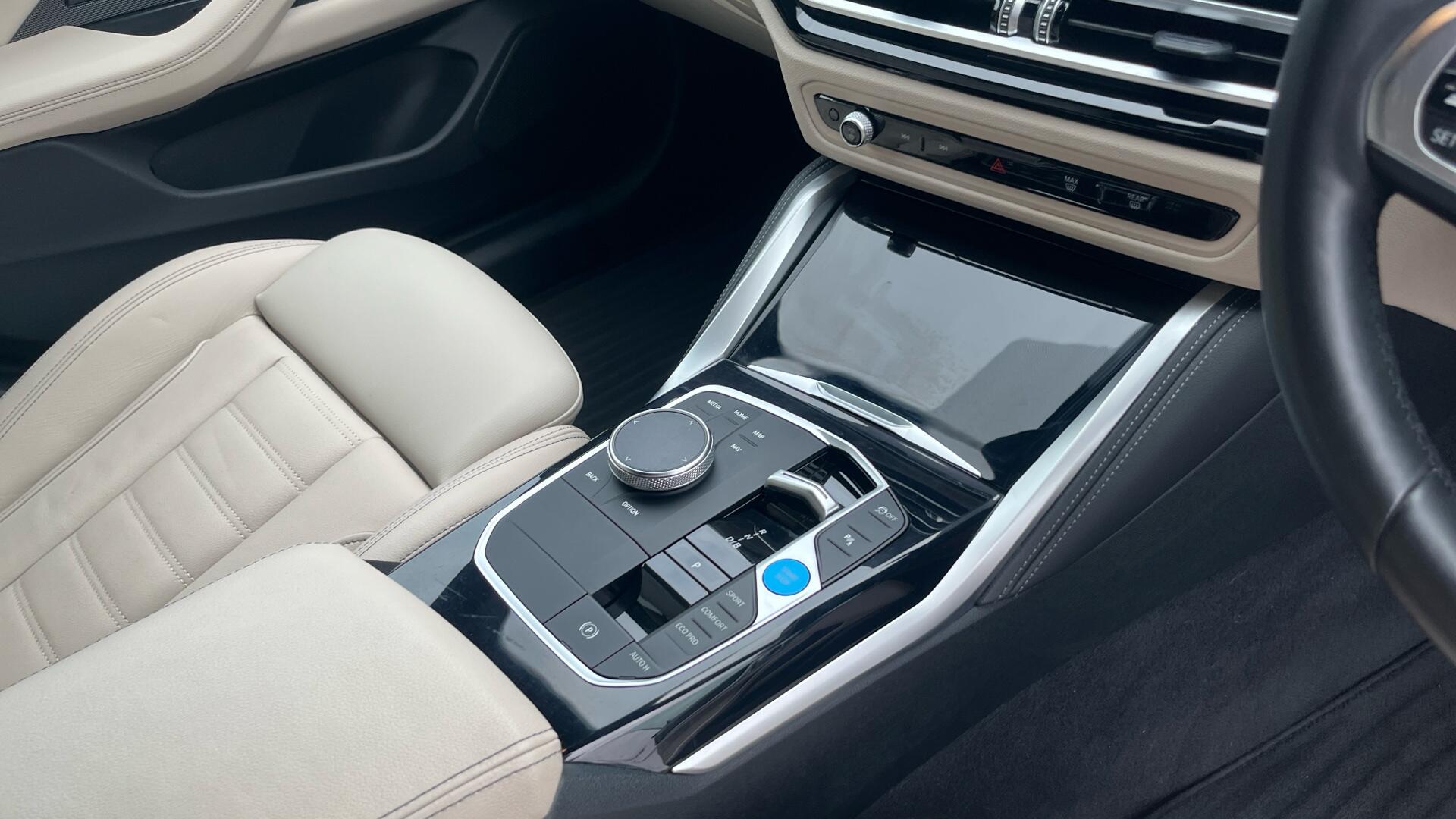 BMW i4 view 10