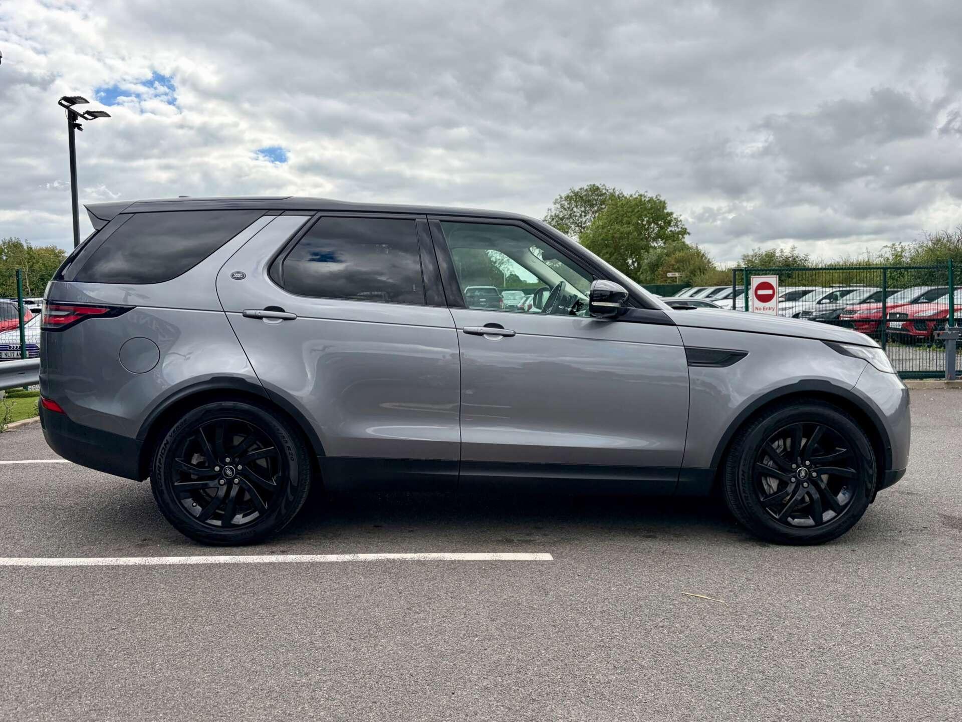 Land Rover Discovery 3 view 9