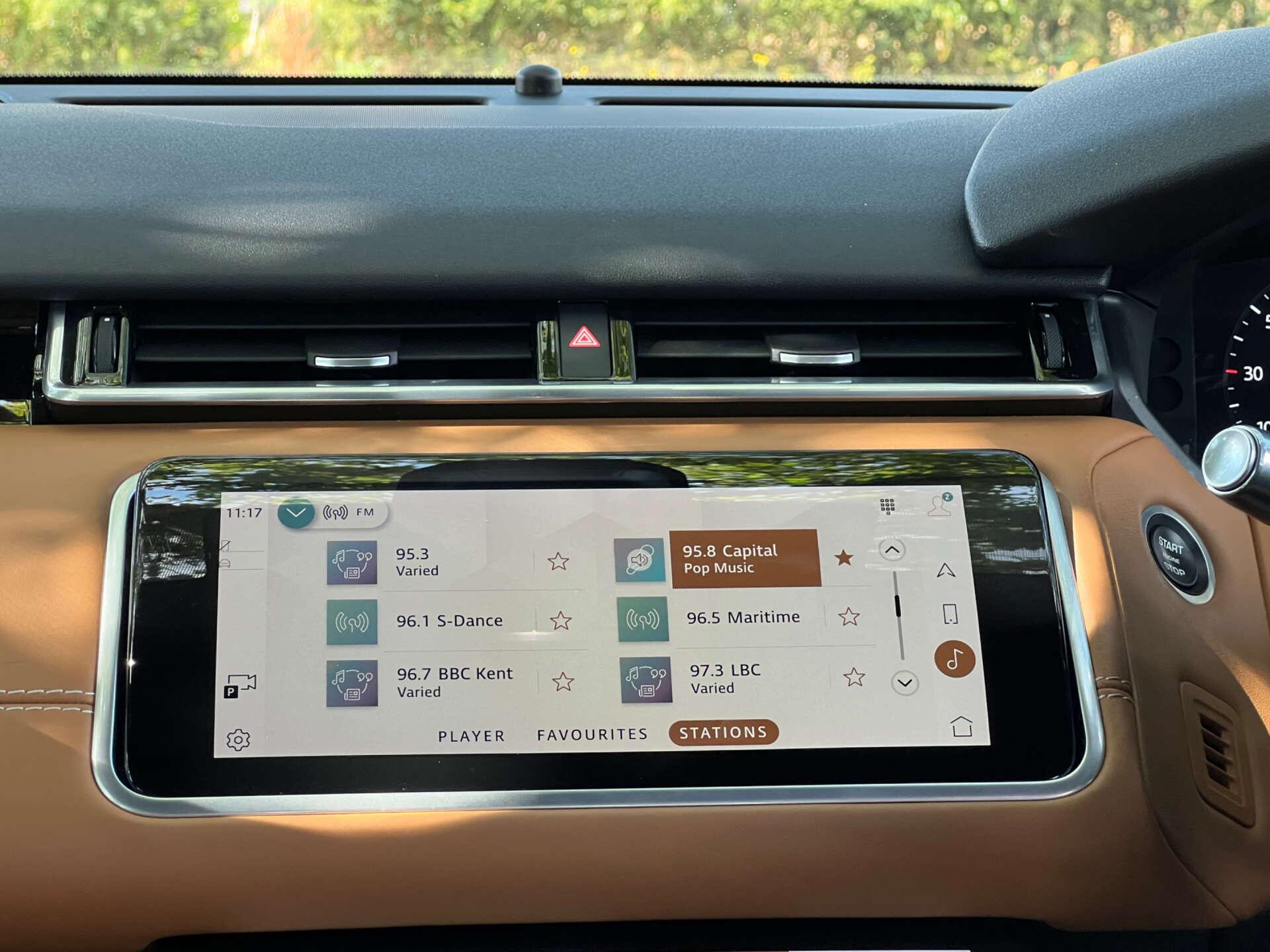 Land Rover Range Rover Velar view 38