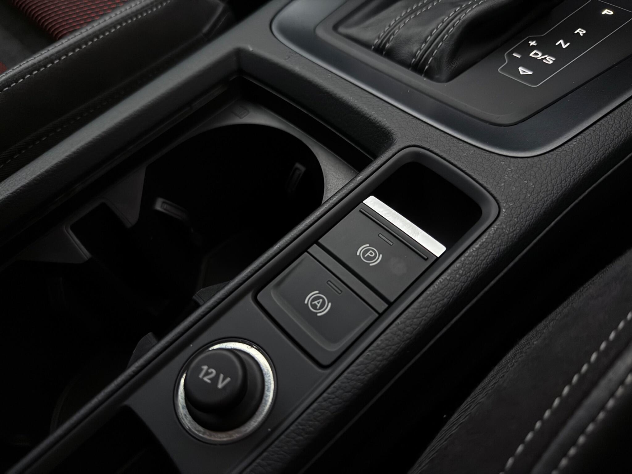 Audi Q3 view 23