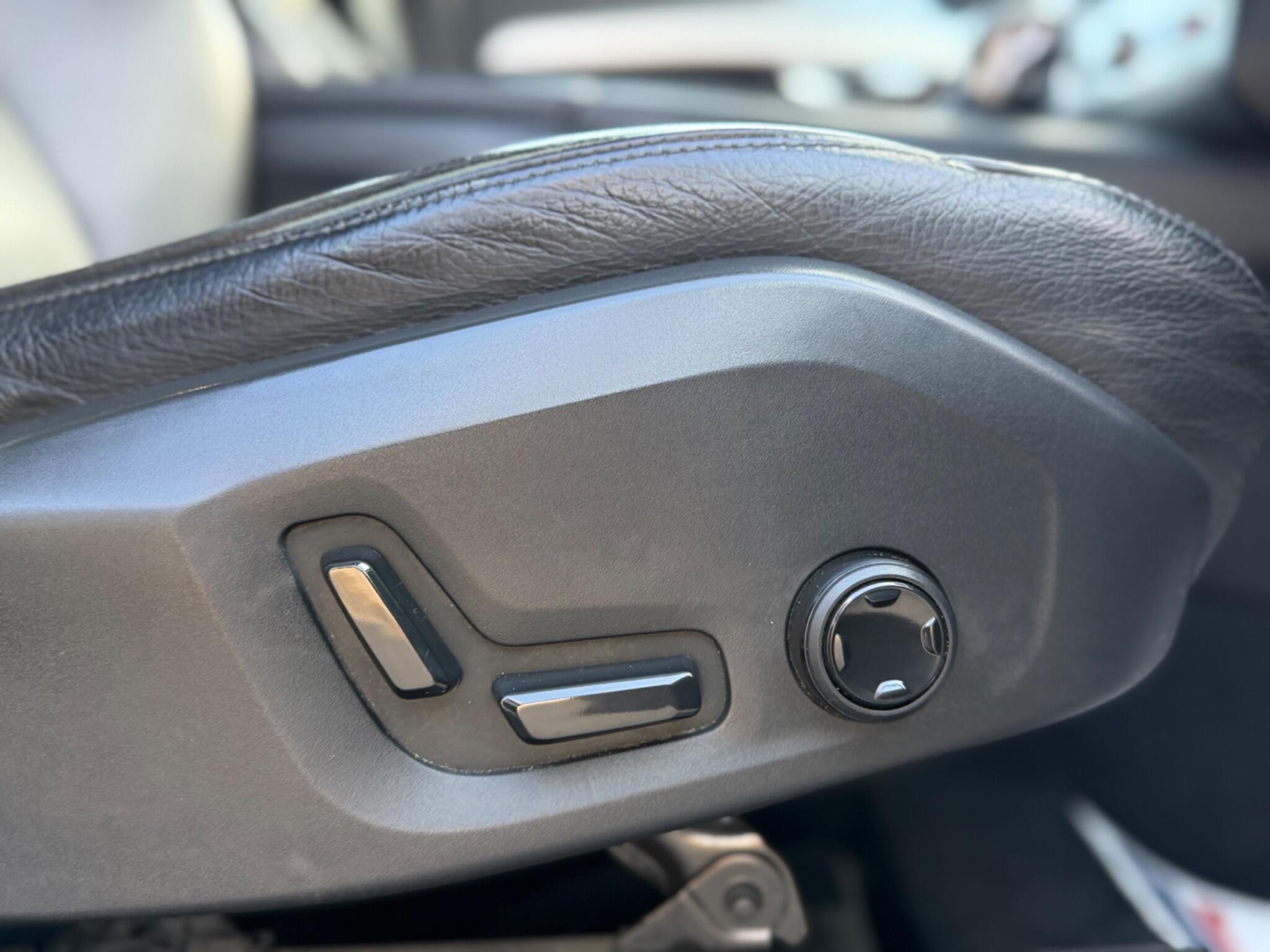 Volvo XC90 view 26