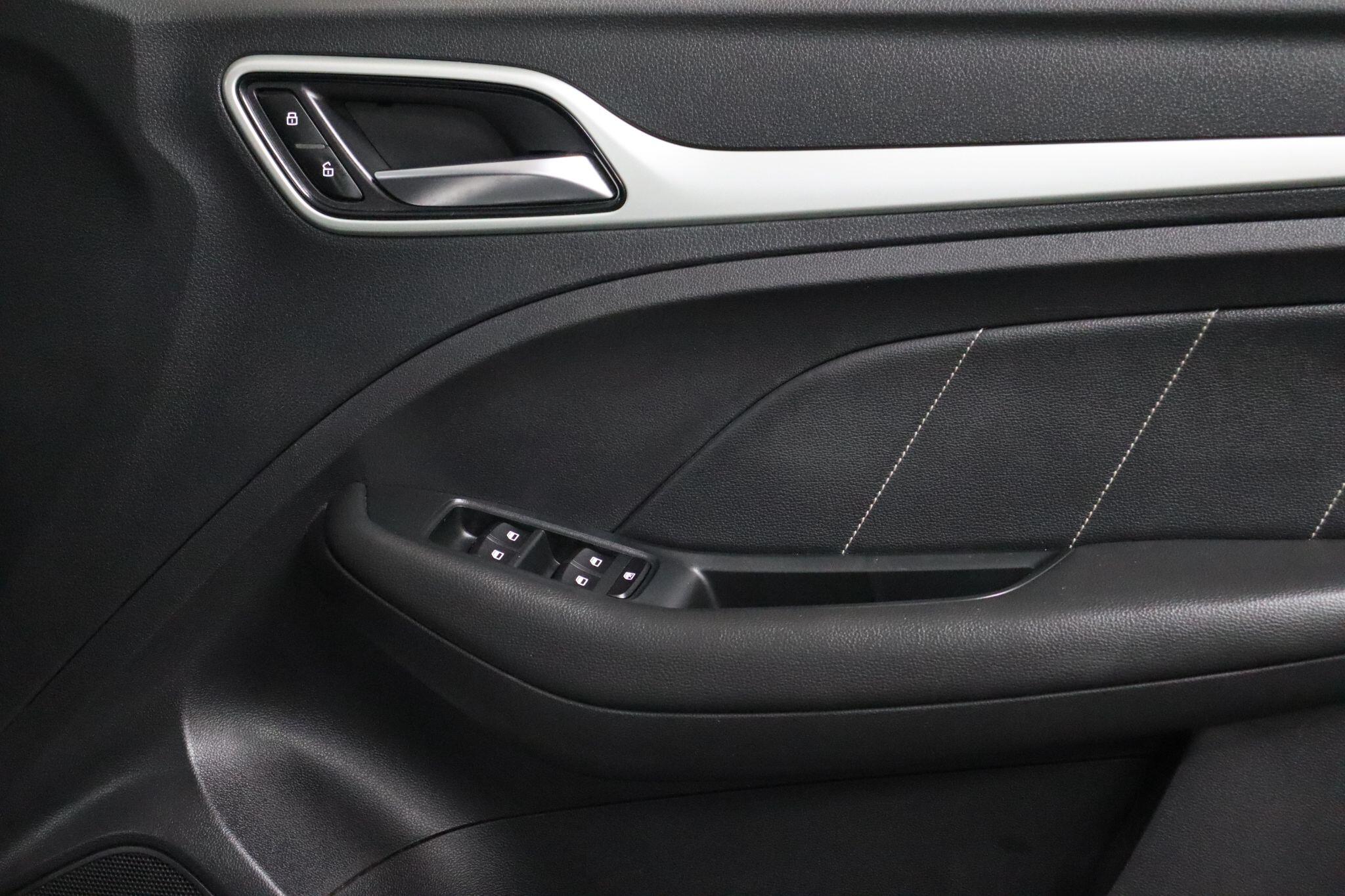 MG MG ZS view 36