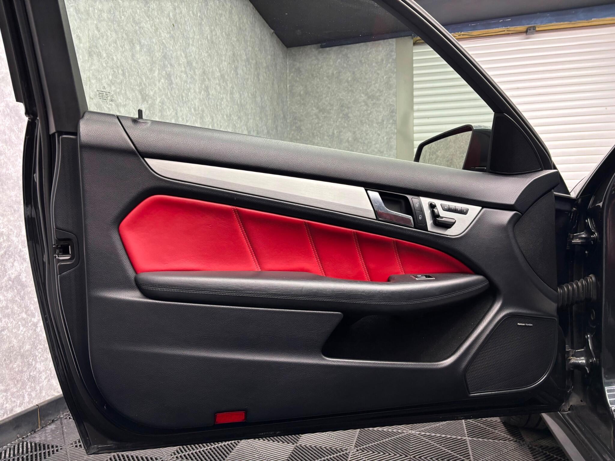 Mercedes-Benz C Class view 17