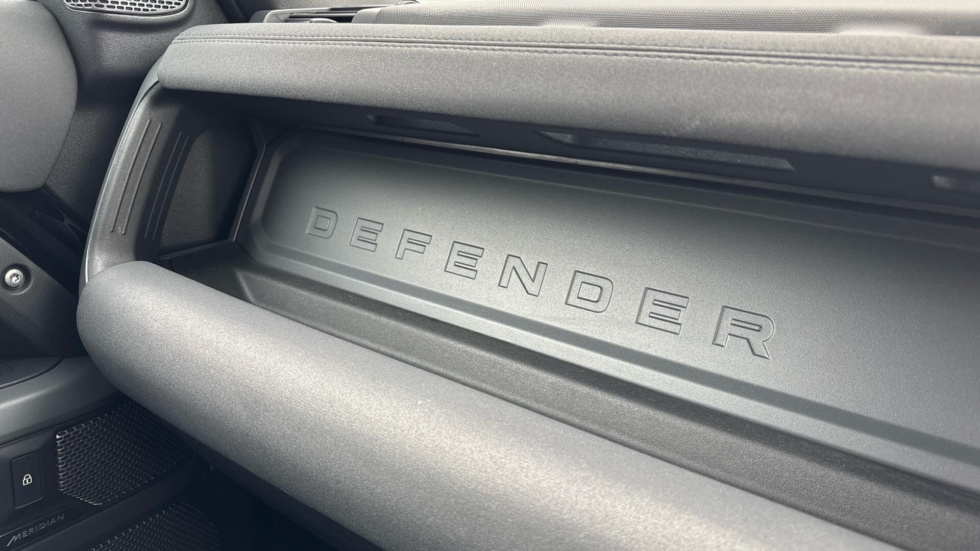 Land Rover Defender view 26