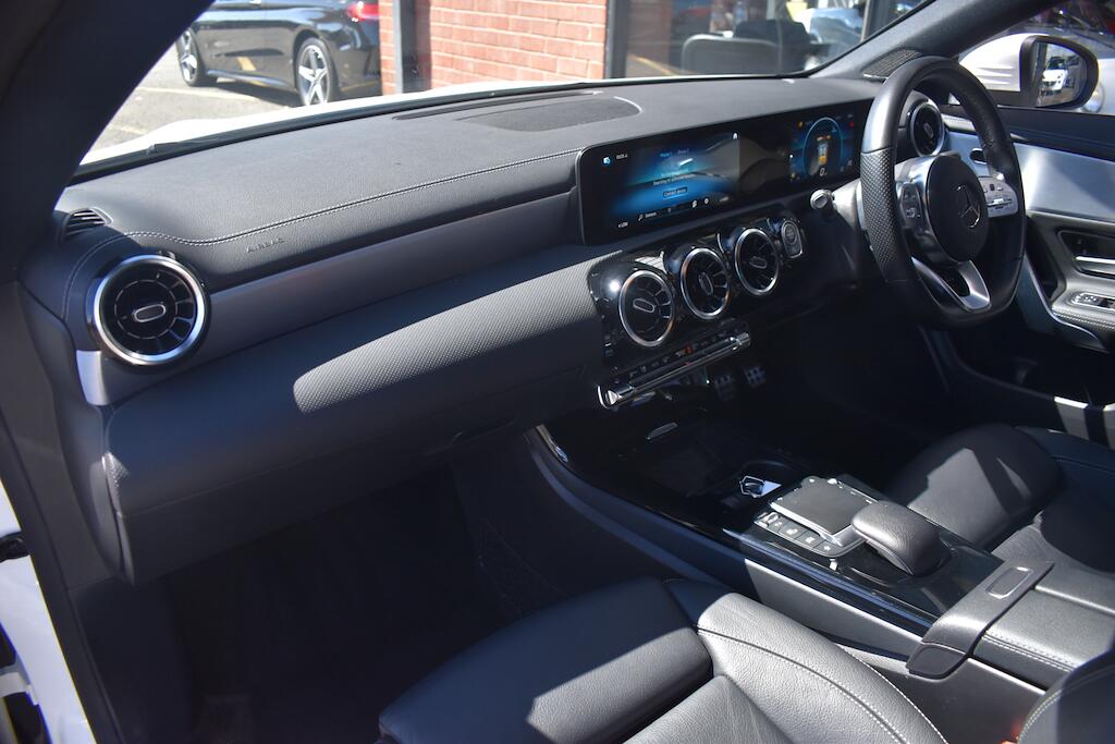 Mercedes-Benz Cla view 37