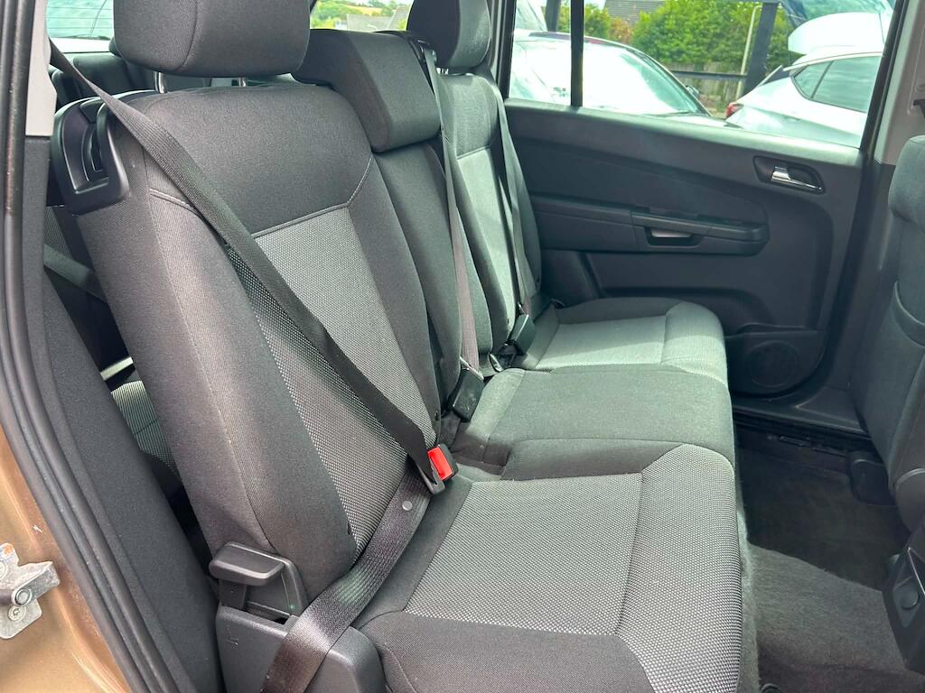 Vauxhall Zafira view 13