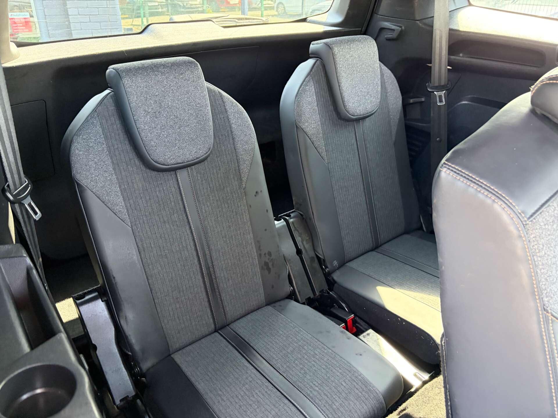 Peugeot 5008 view 29