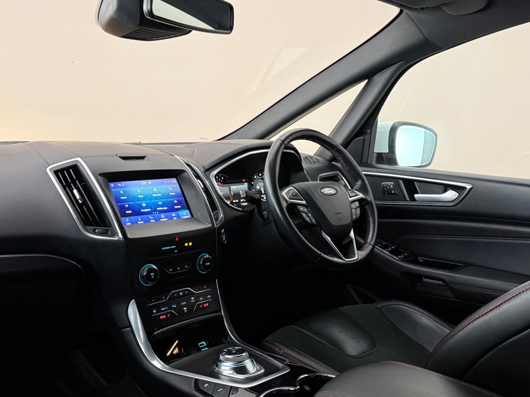 Ford S-Max view 4