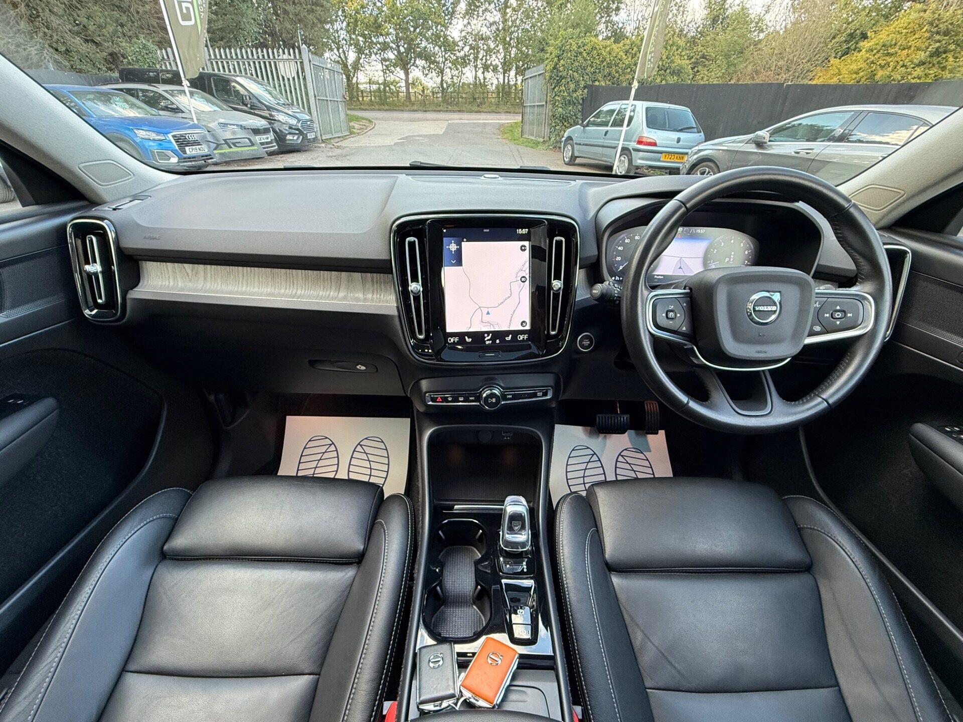 Volvo XC40 view 13