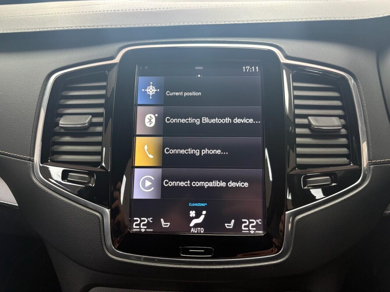Volvo XC90 view 22