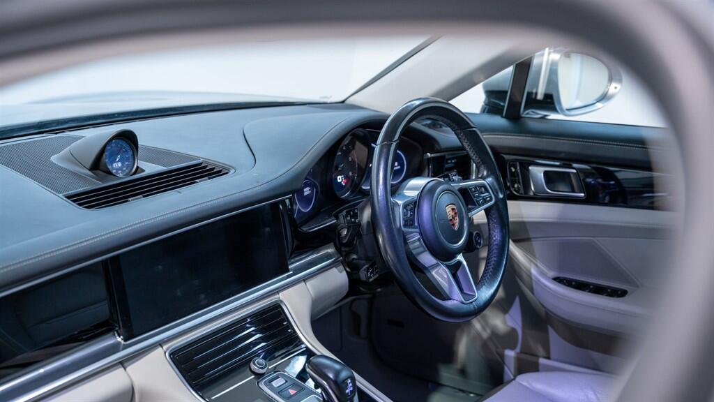 Porsche Panamera view 48