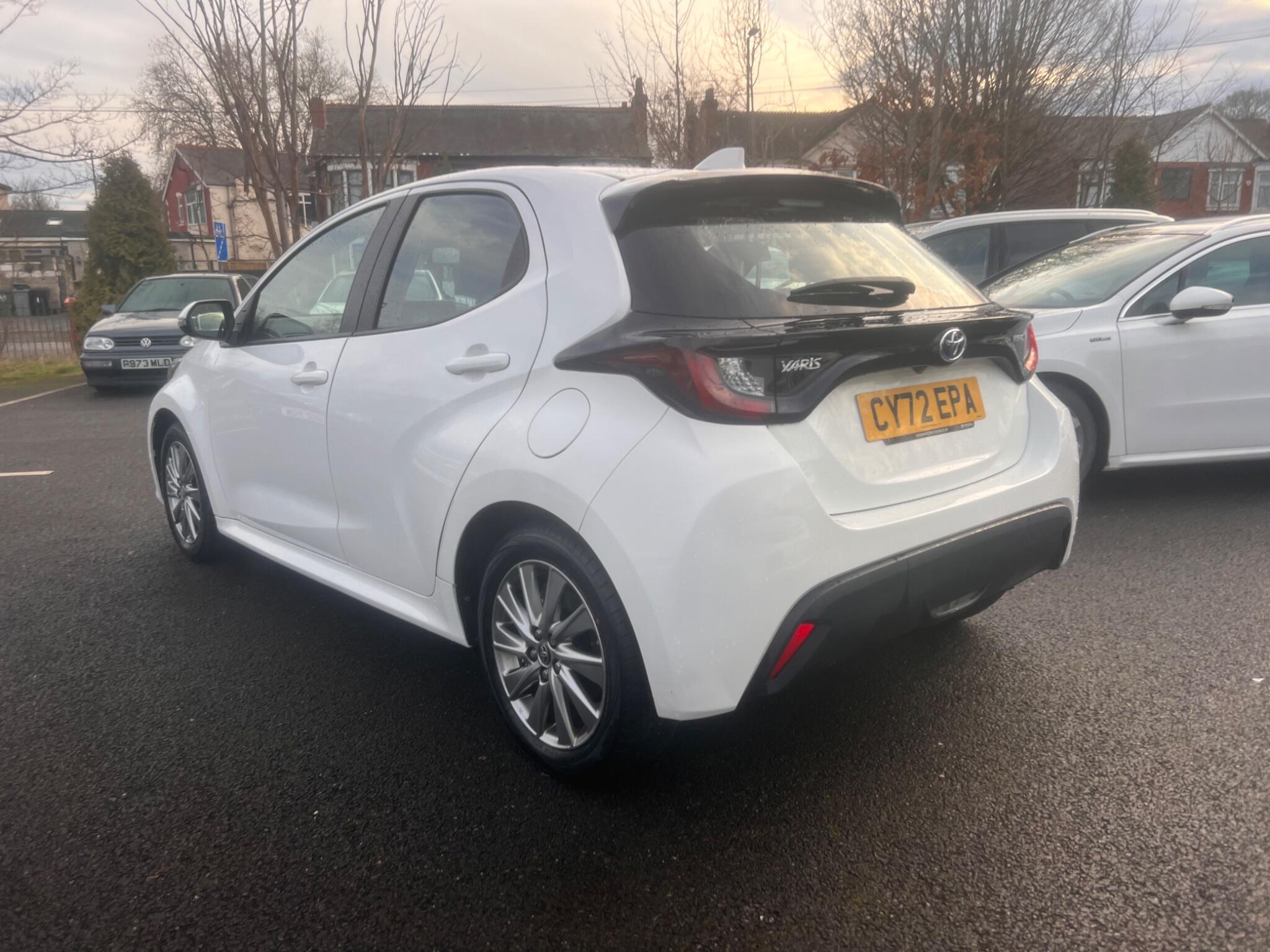 2023 Toyota Yaris 1.5 VVT-h Icon E-CVT Euro 6 (s/s) 5dr • 77,392 miles image 4