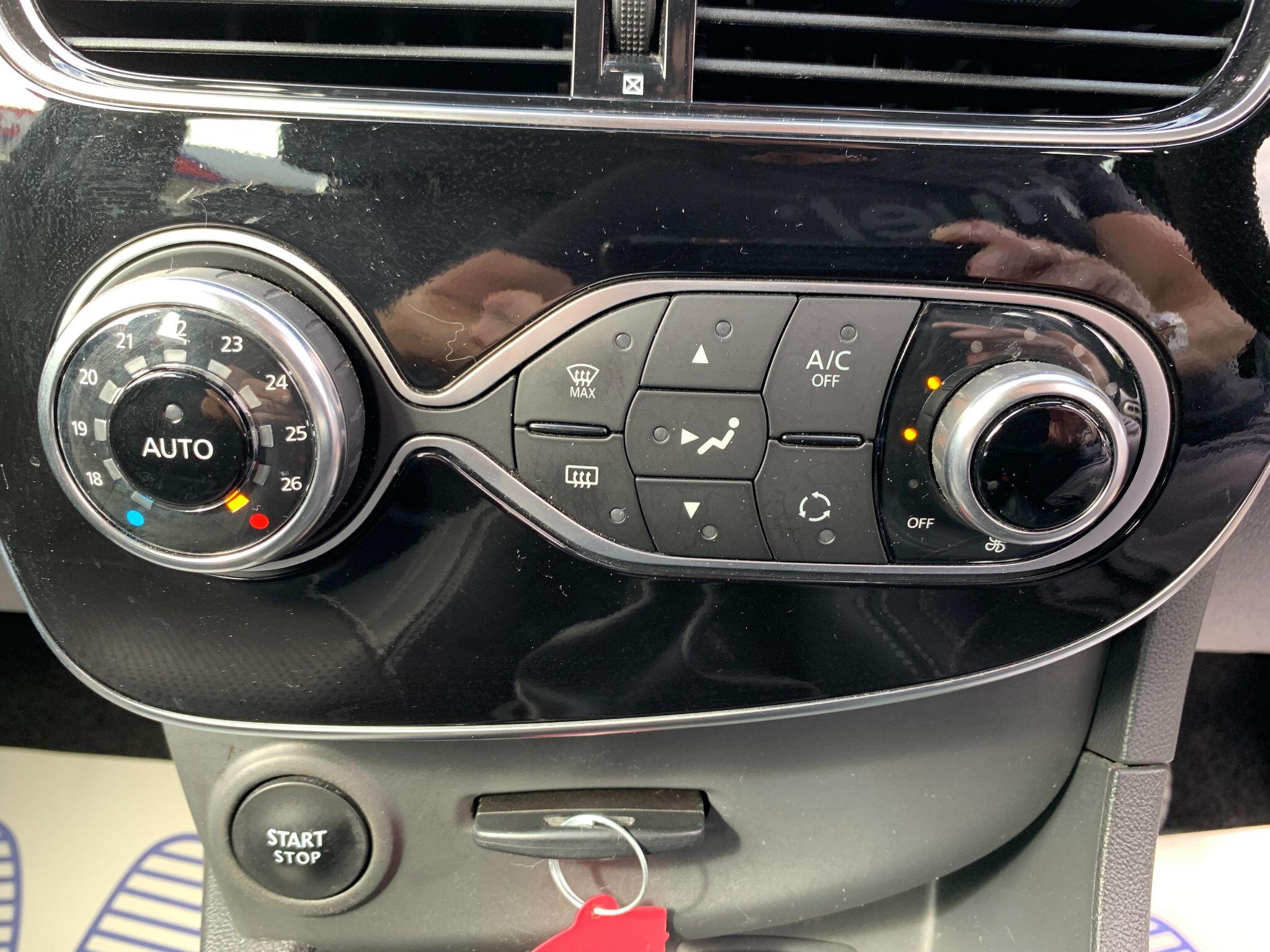 Renault Clio view 35